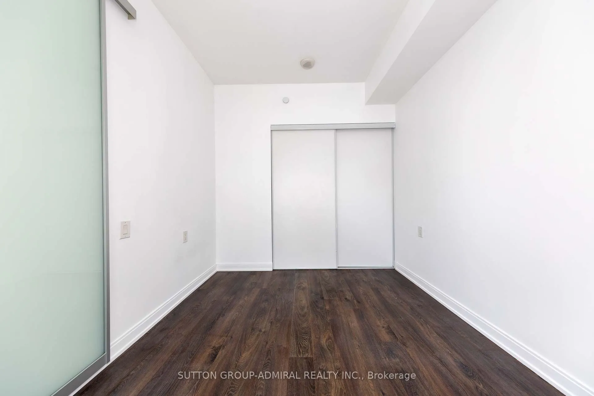 42 Charles Street E, #4403