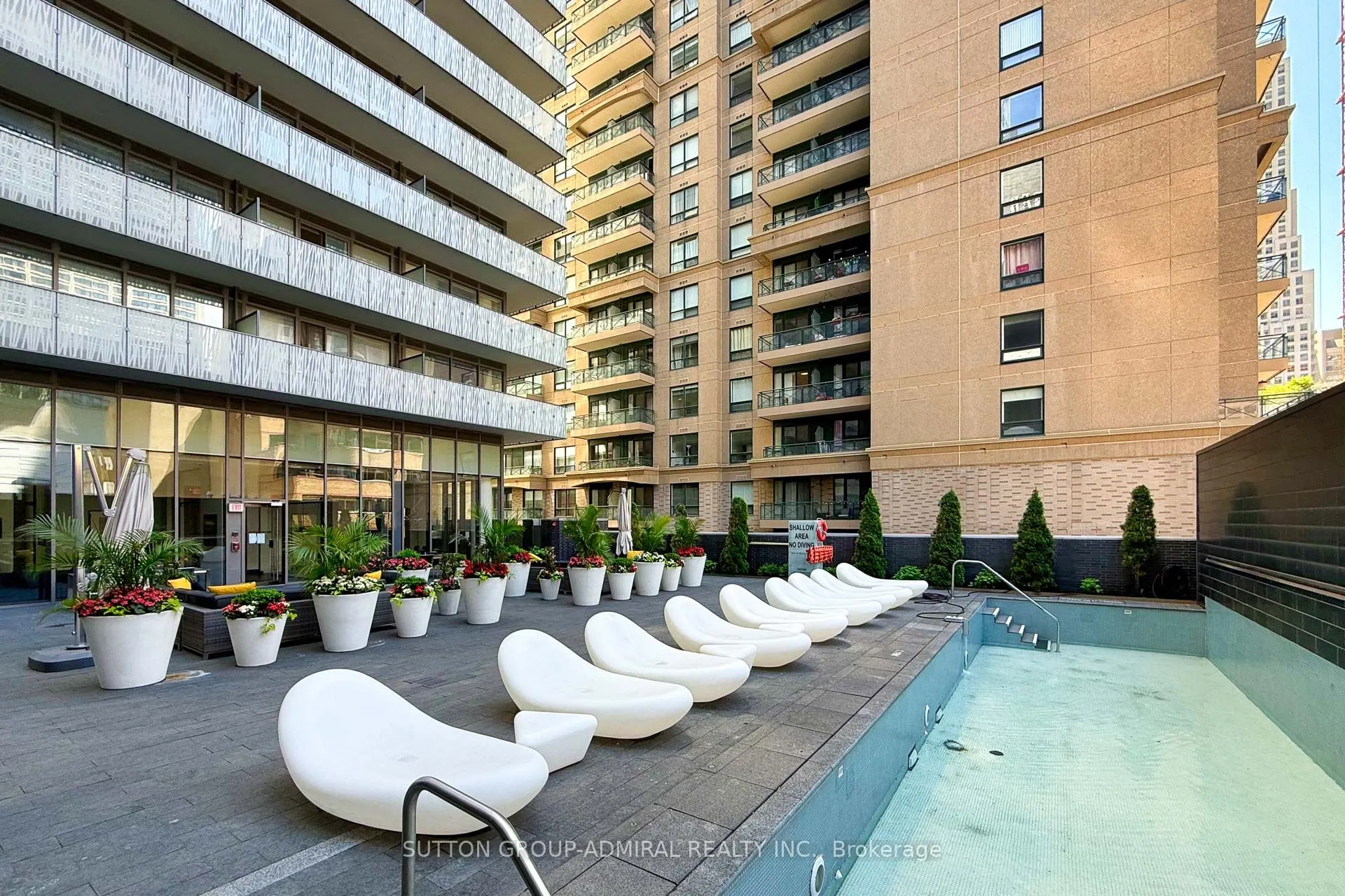 42 Charles Street E, #4403