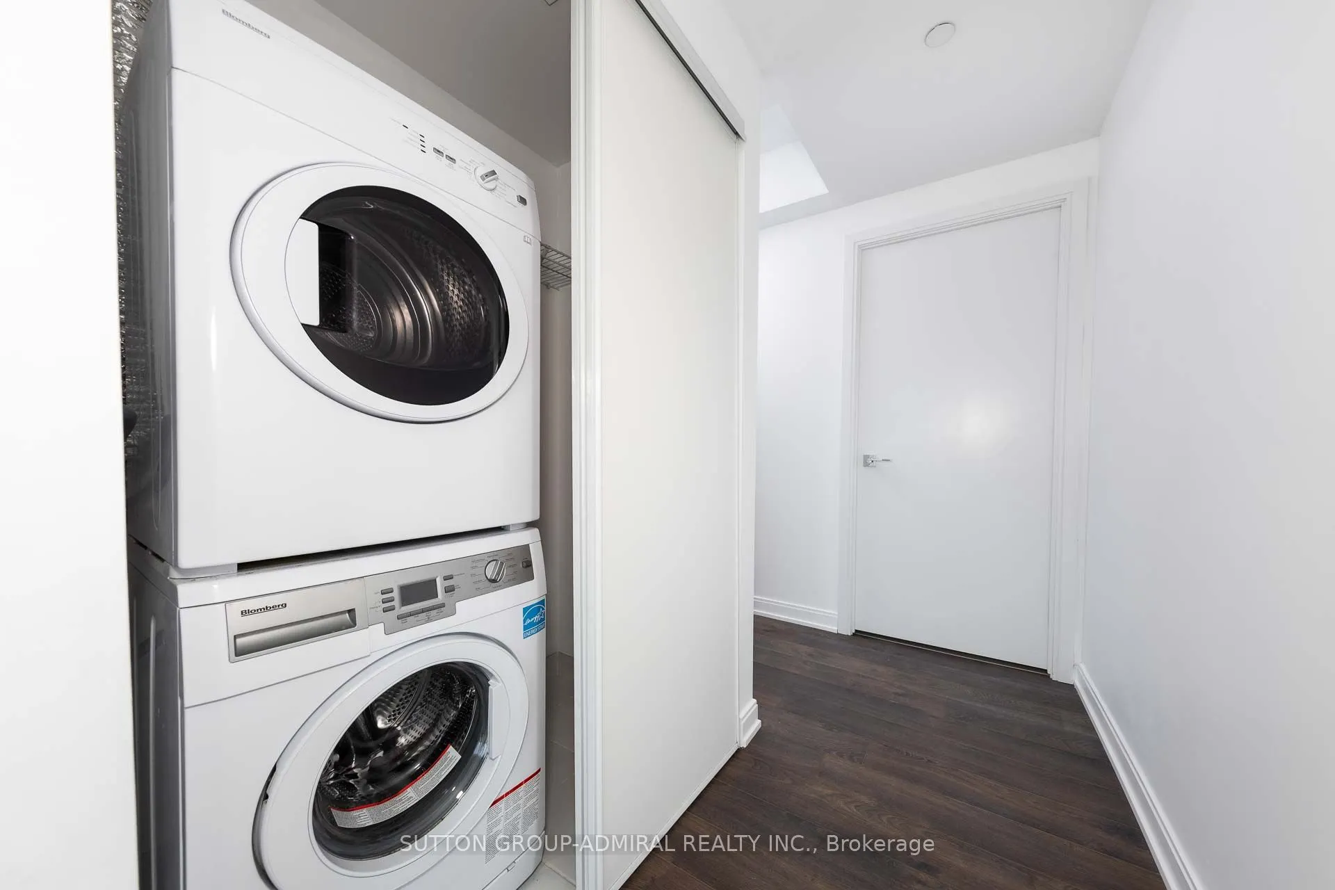 42 Charles Street E, #4403