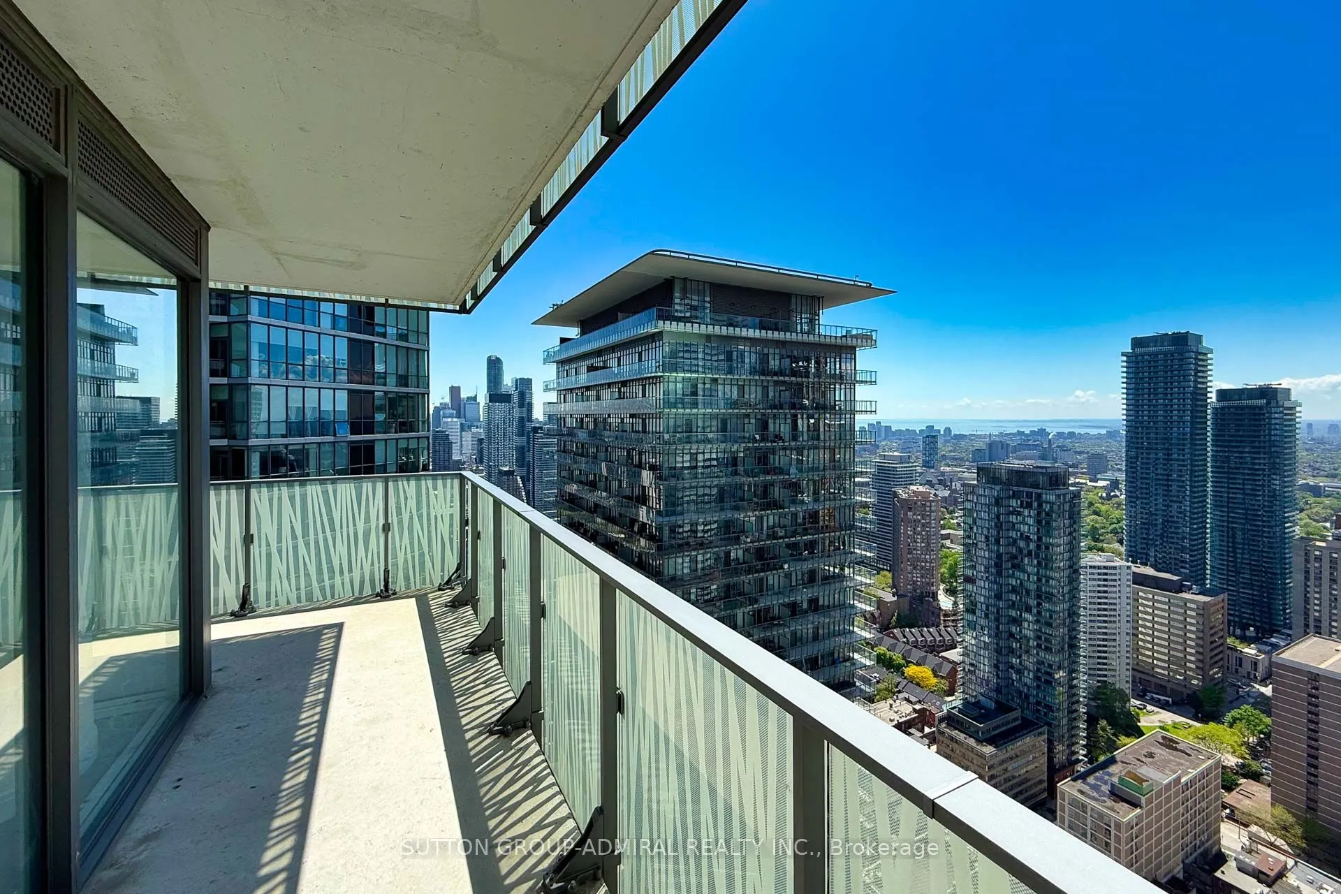 42 Charles Street E, #4403