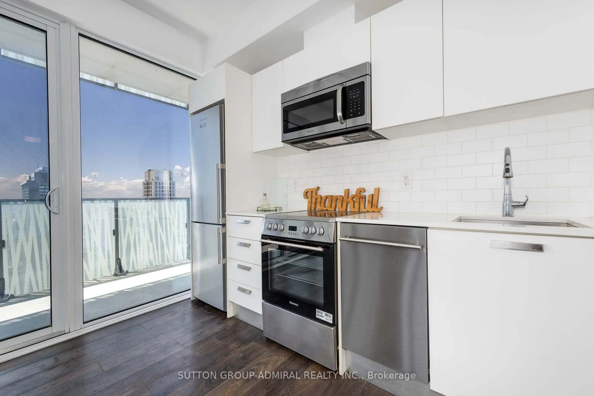 42 Charles Street E, #4403
