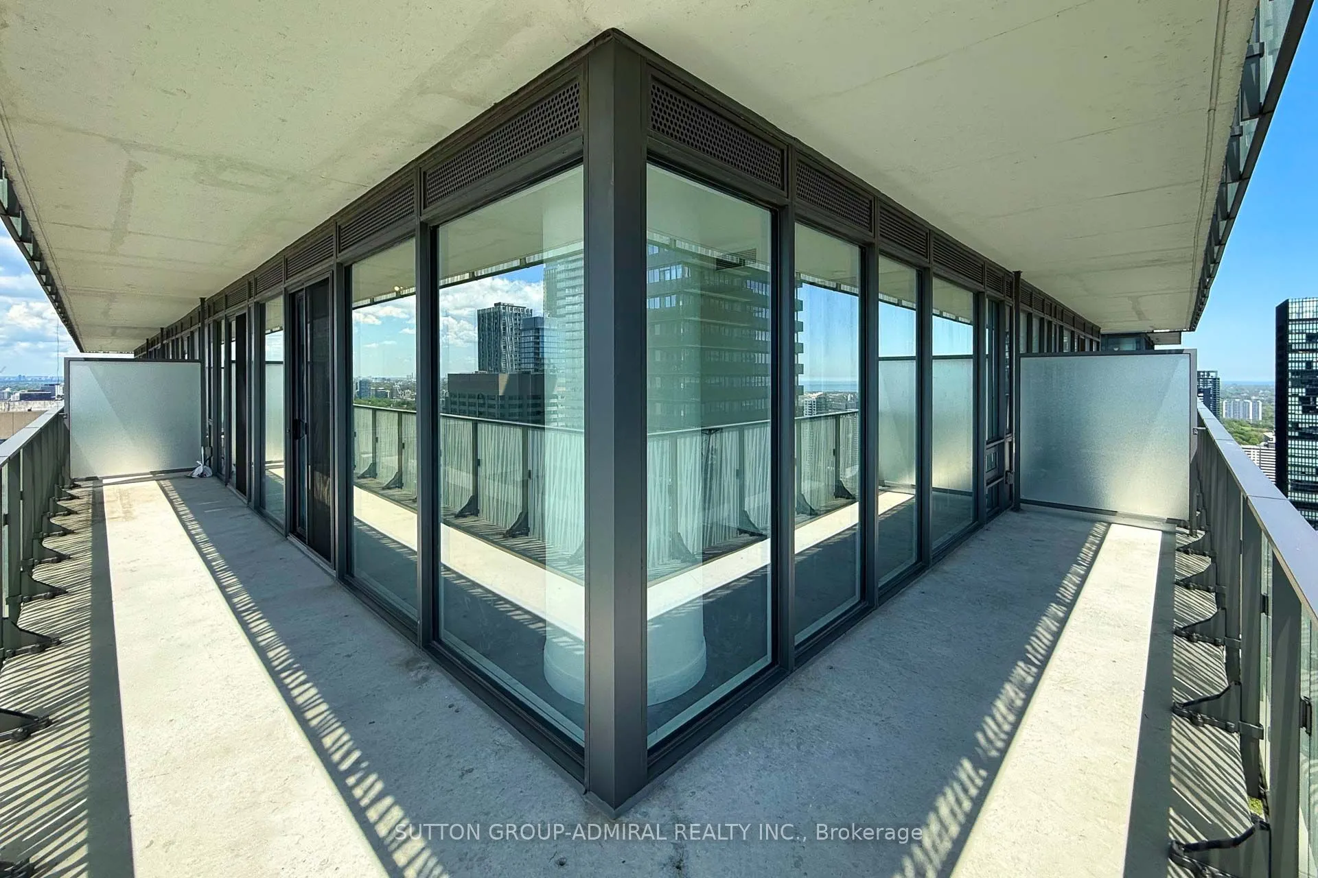 42 Charles Street E, #4403