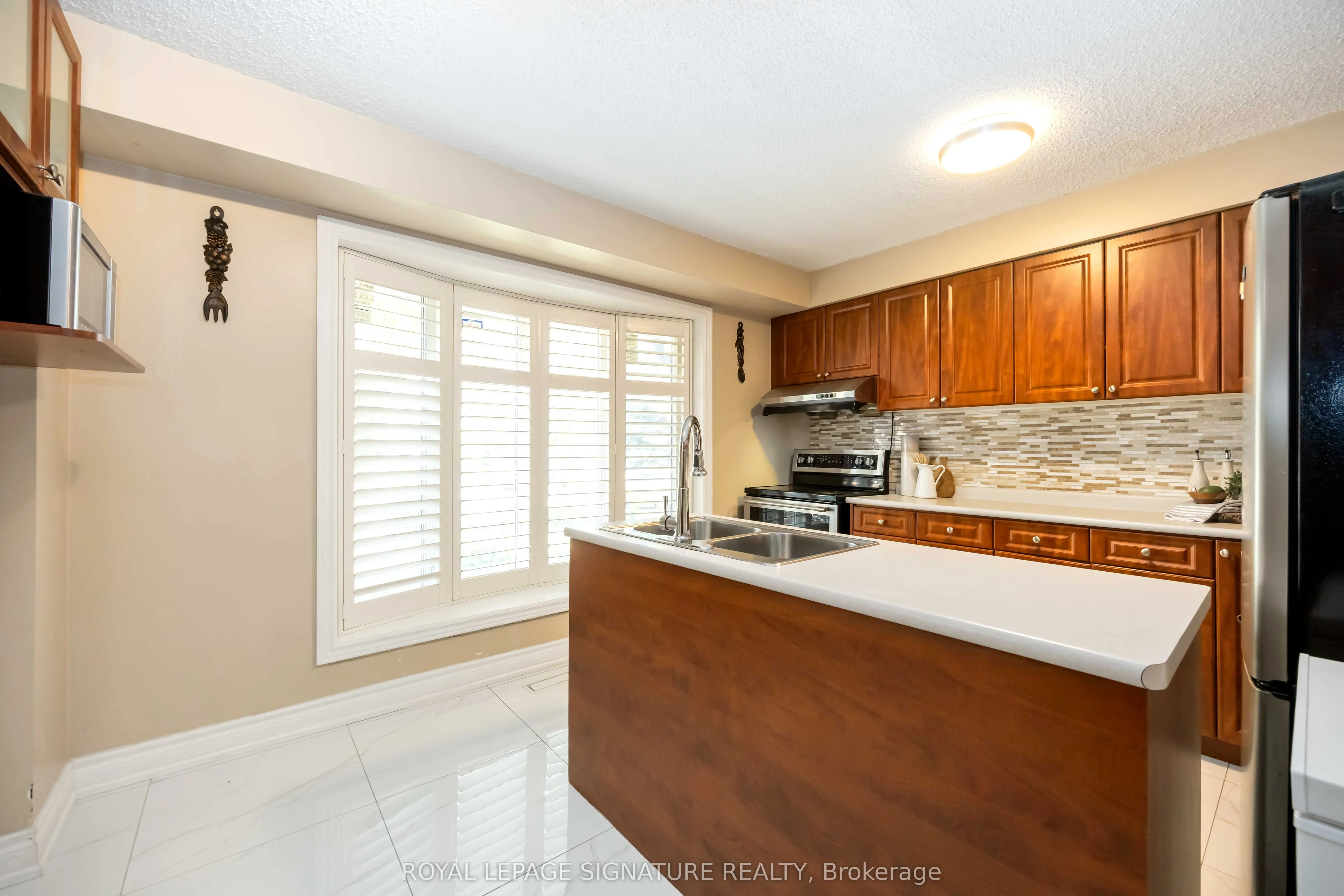 104 Billington Crescent
