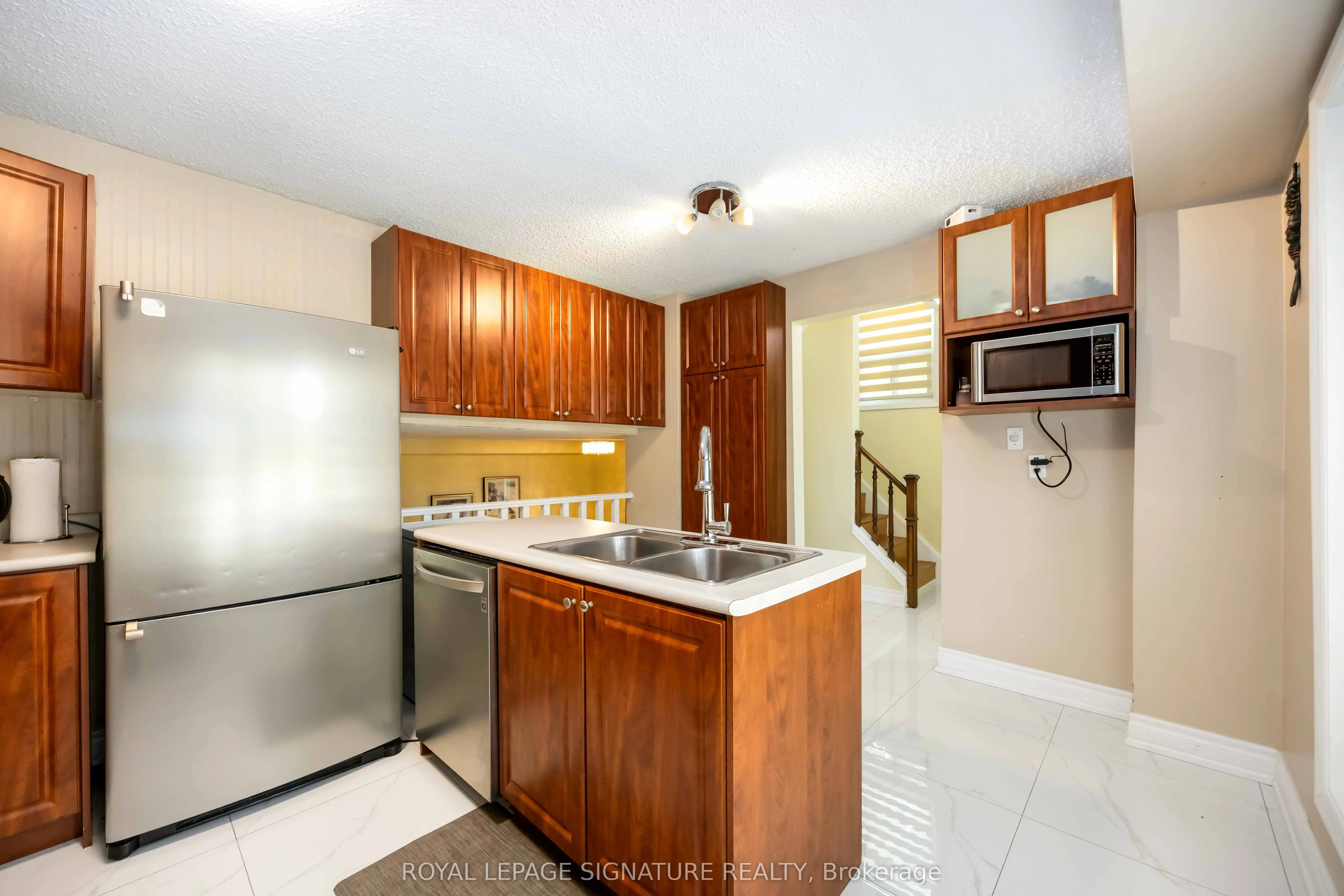 104 Billington Crescent