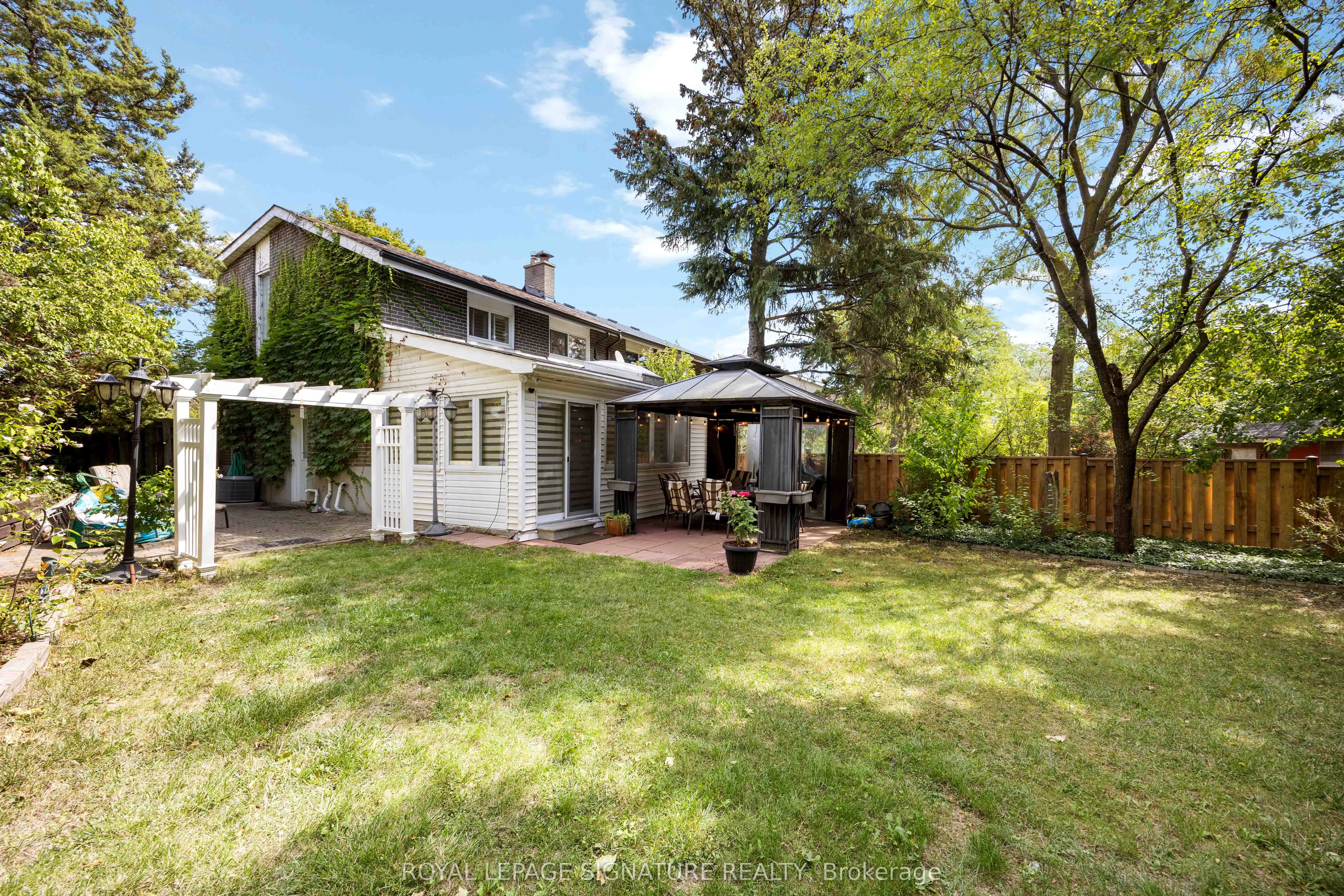 104 Billington Crescent