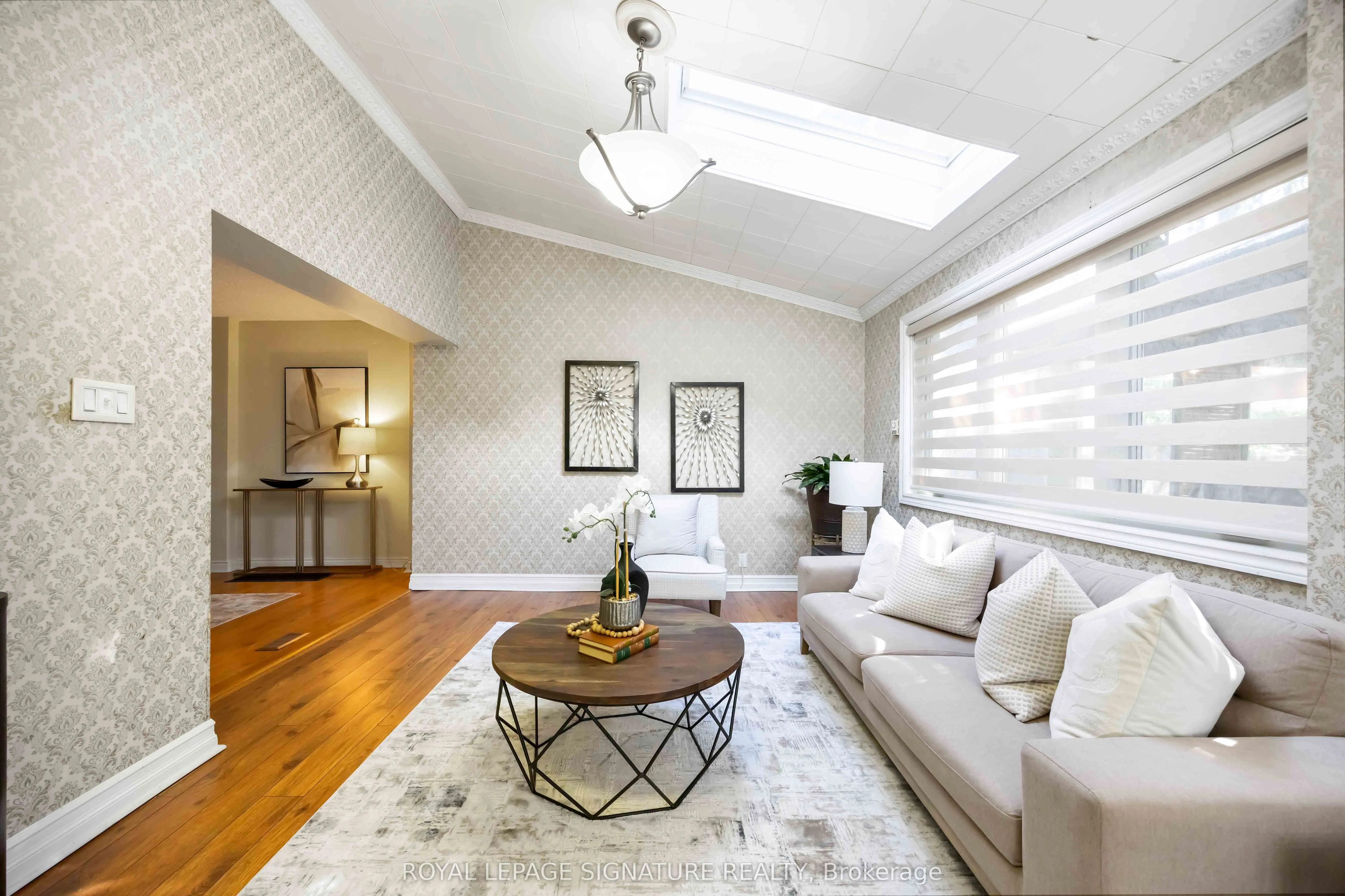 104 Billington Crescent