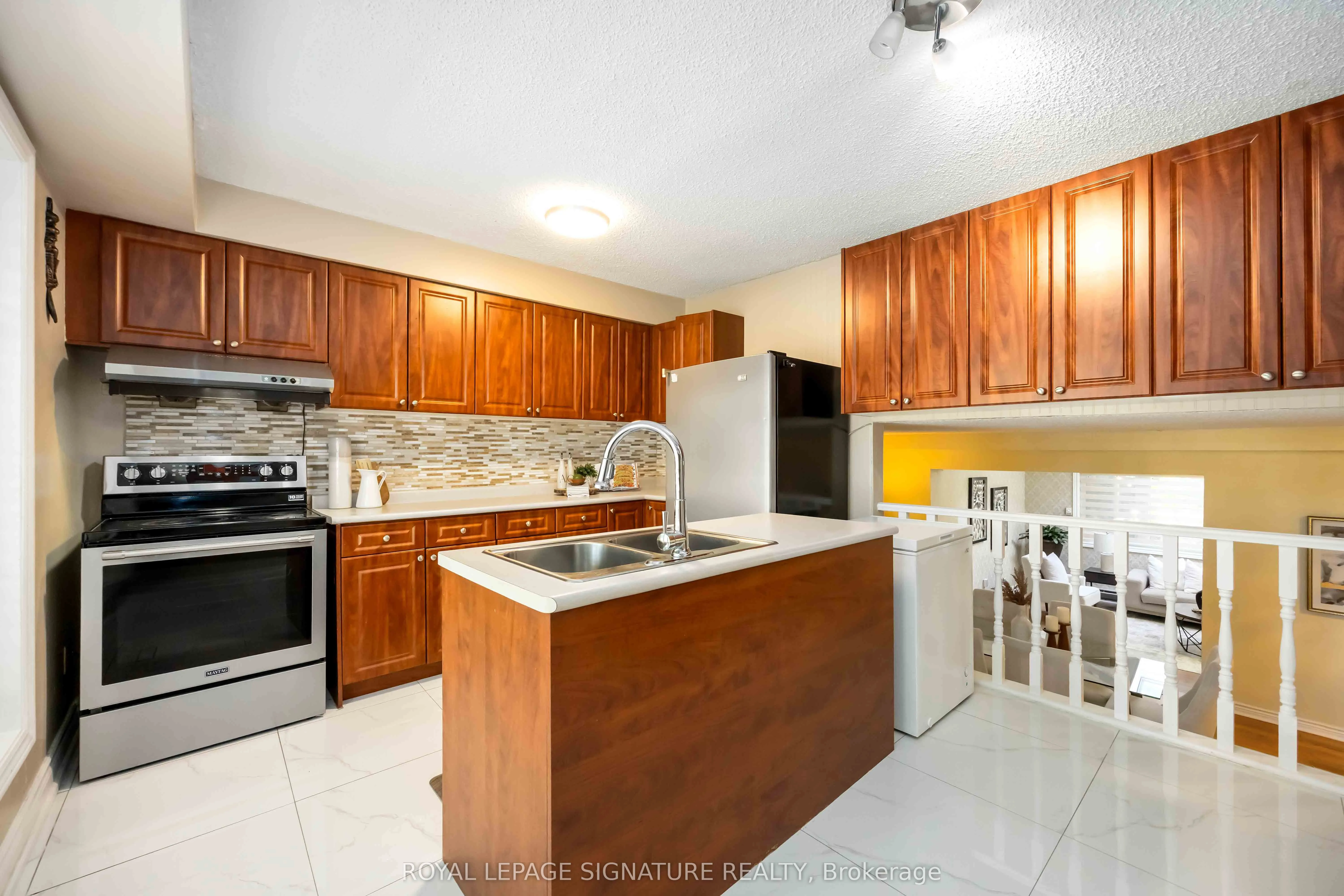 104 Billington Crescent