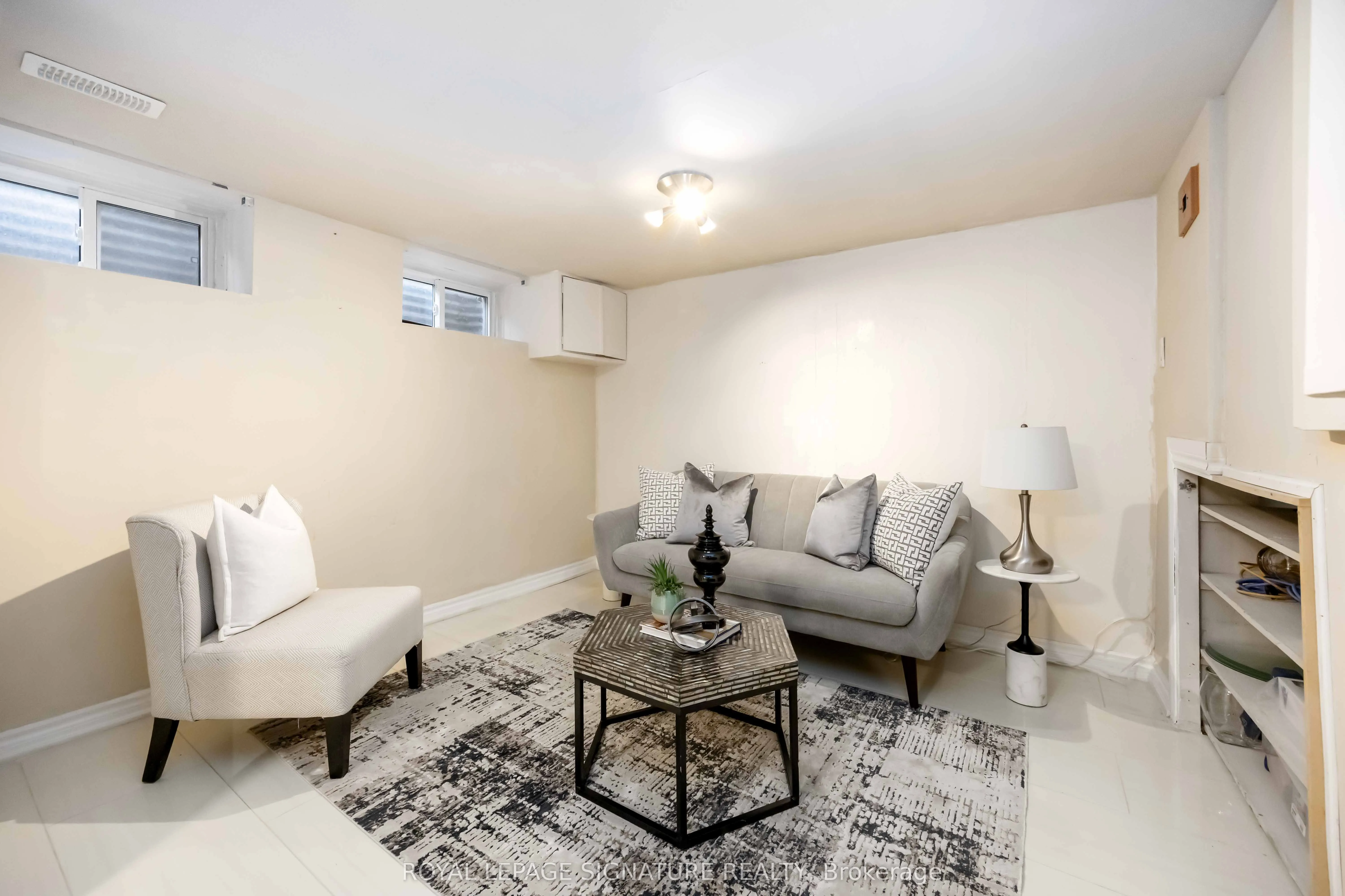 104 Billington Crescent
