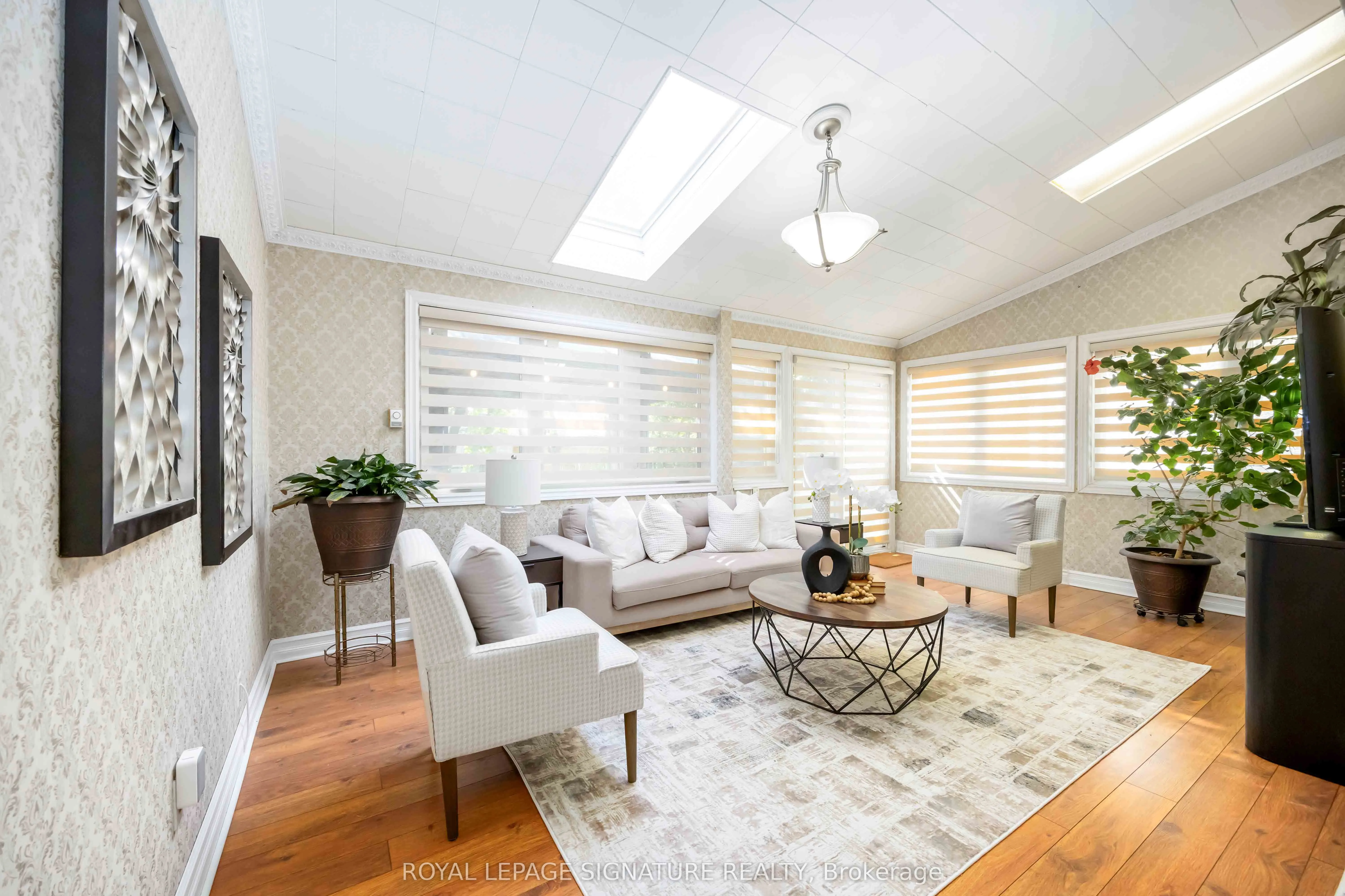 104 Billington Crescent
