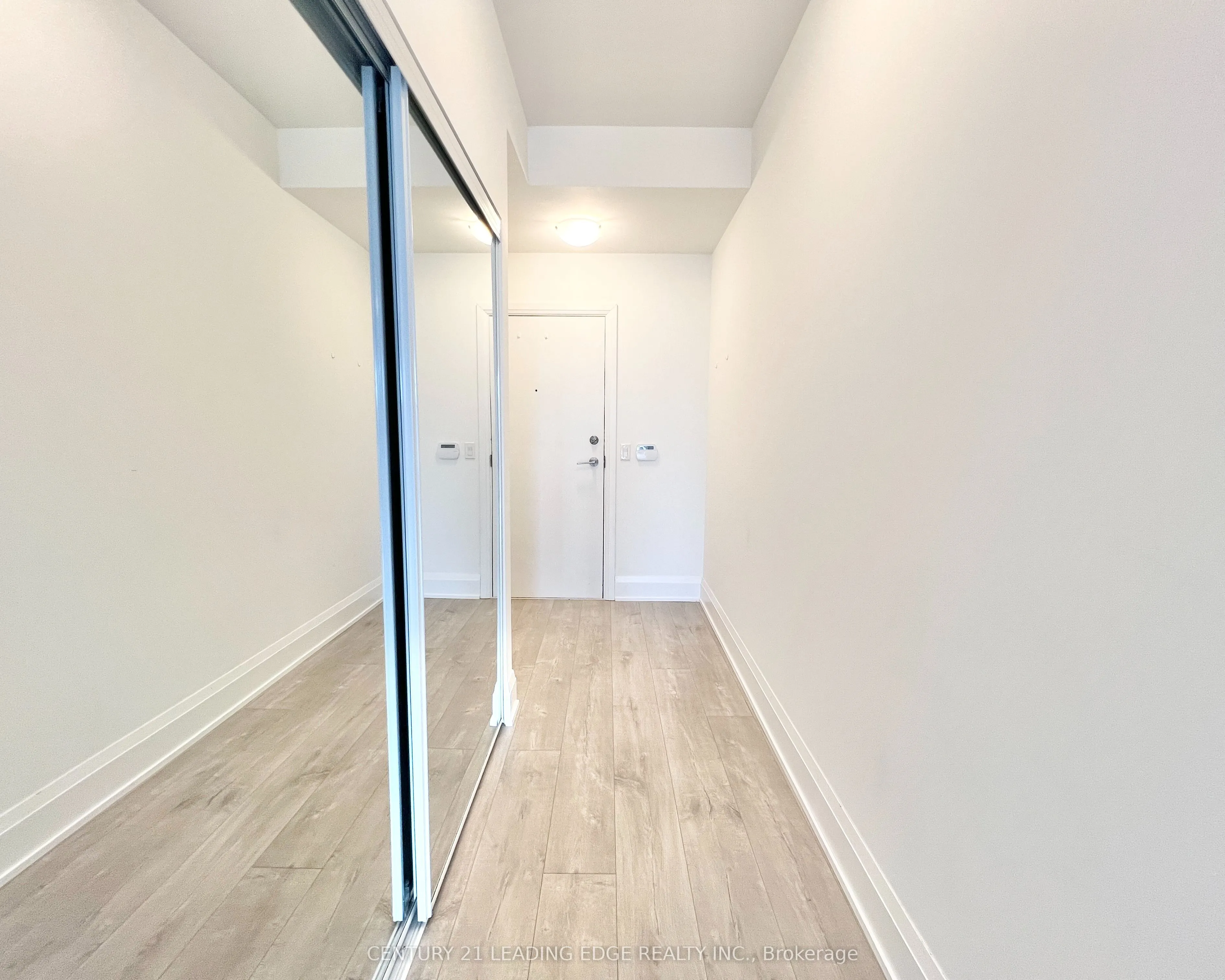 181 Huron Street, #Lph02