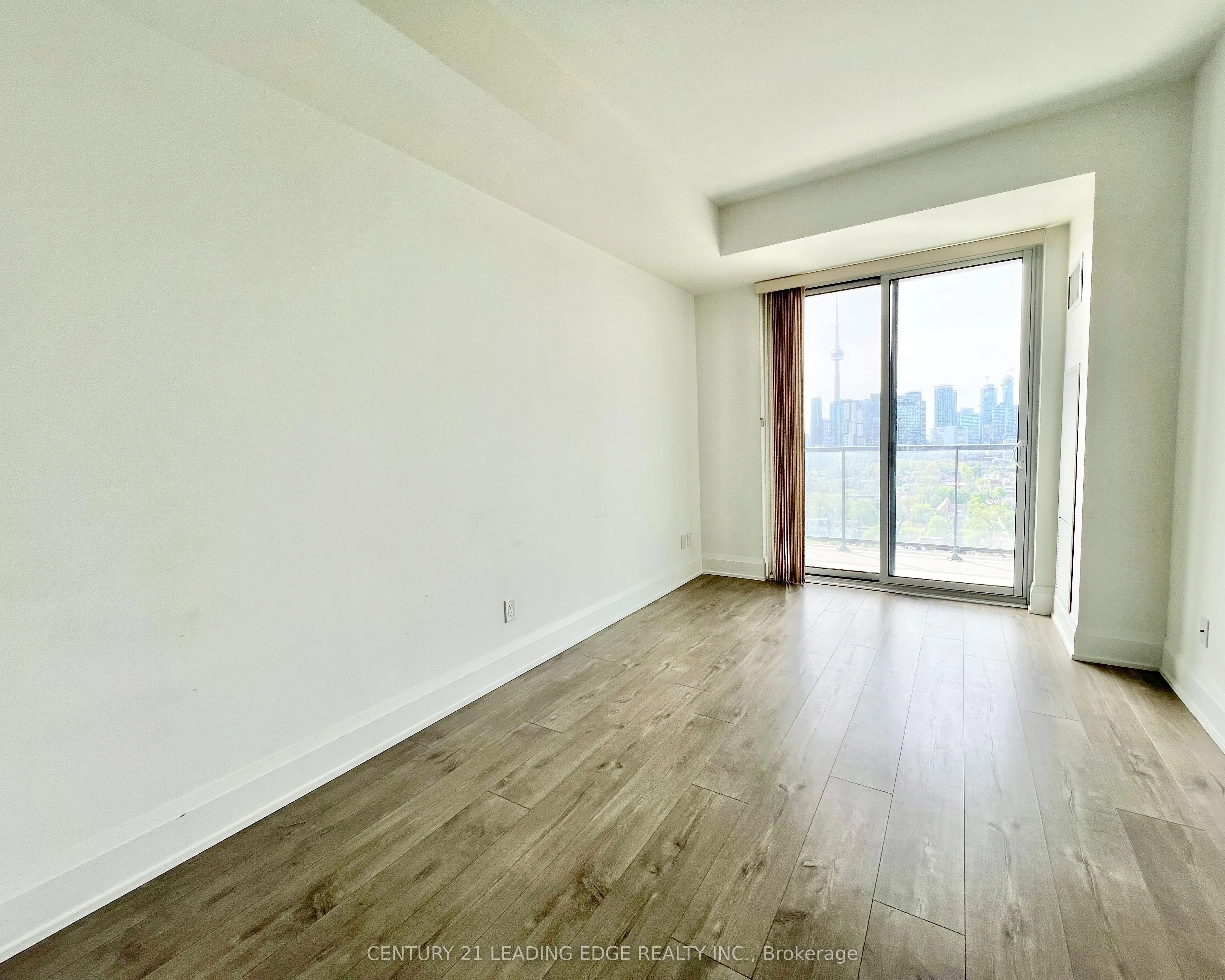 181 Huron Street, #Lph02