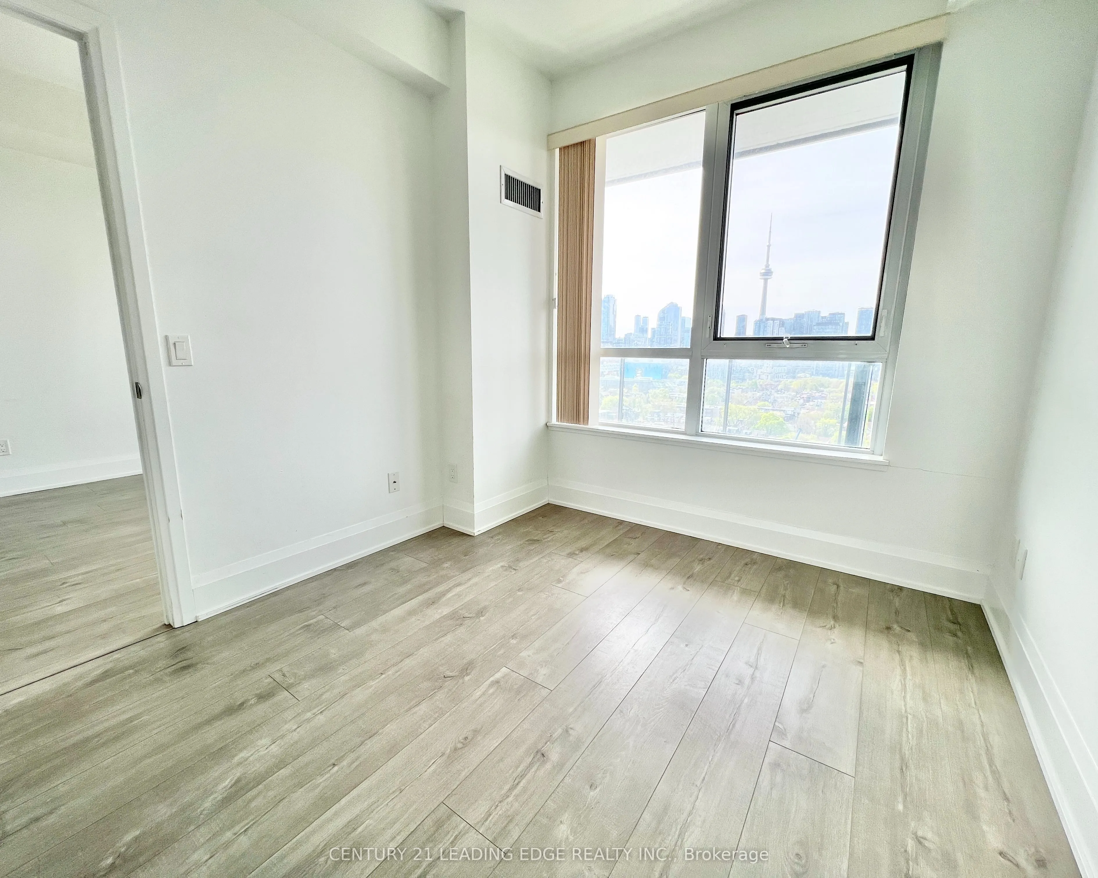 181 Huron Street, #Lph02