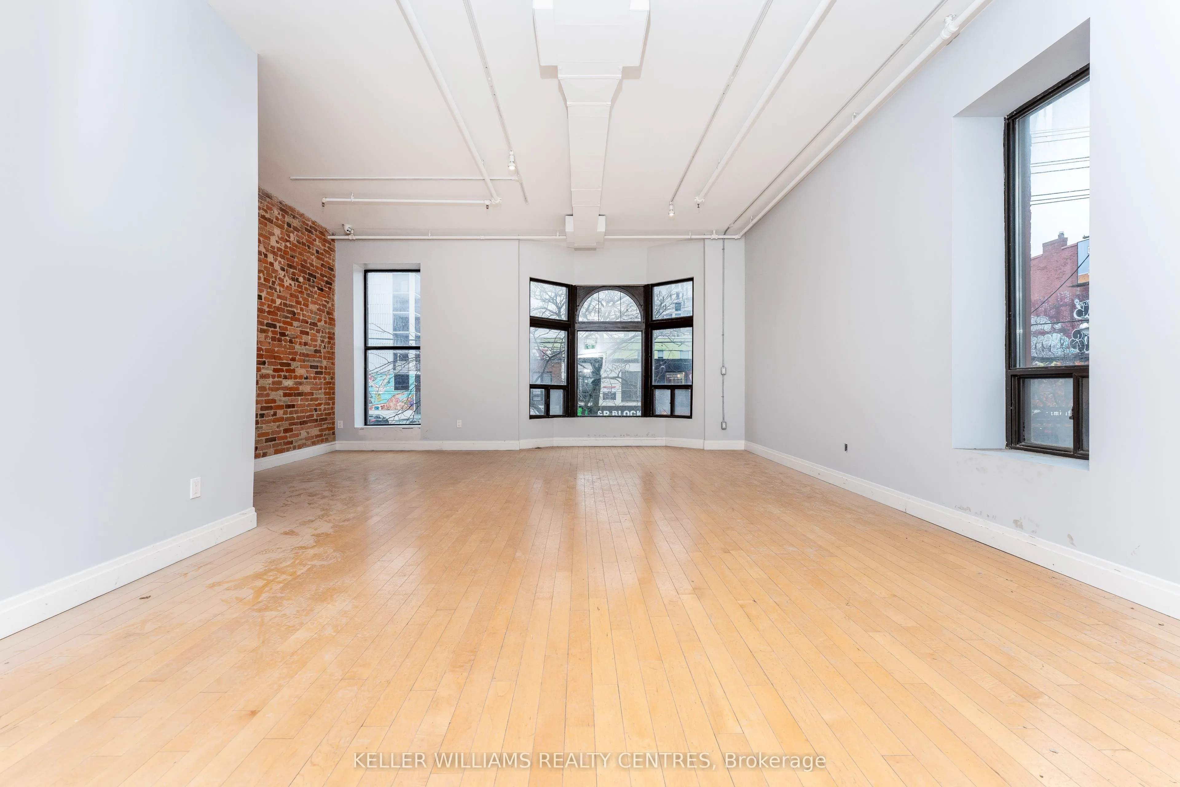 489 Queen Street W, #201