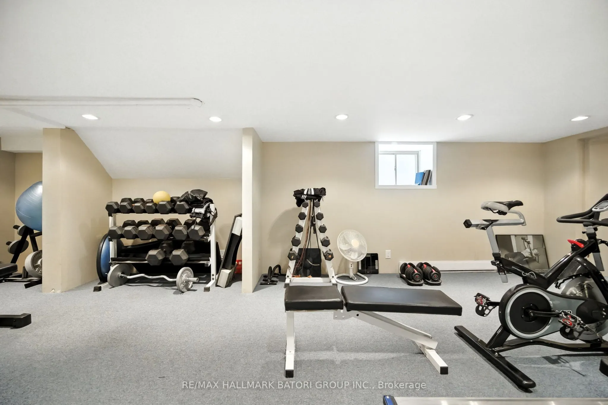 33 Burnaby Boulevard