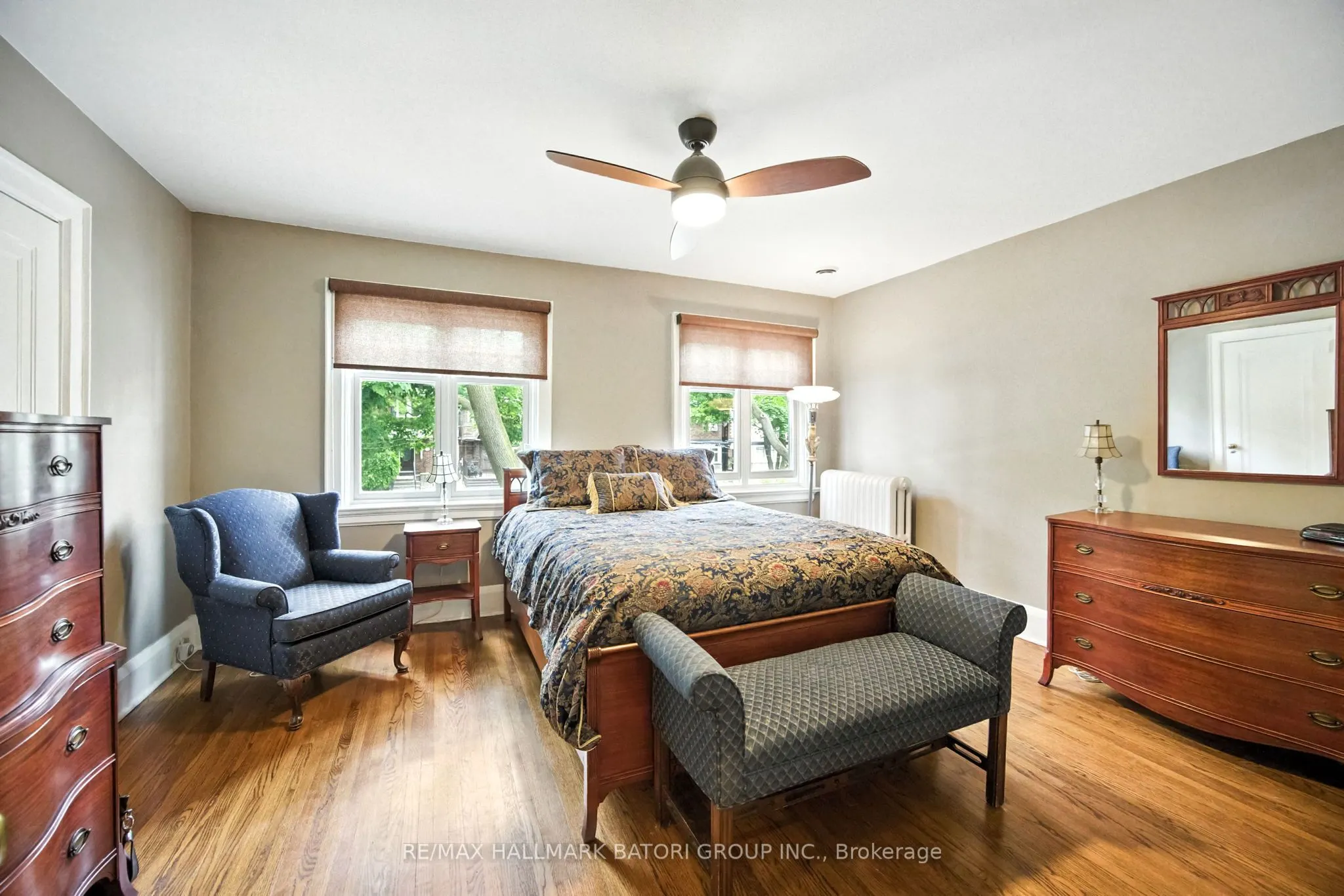 33 Burnaby Boulevard