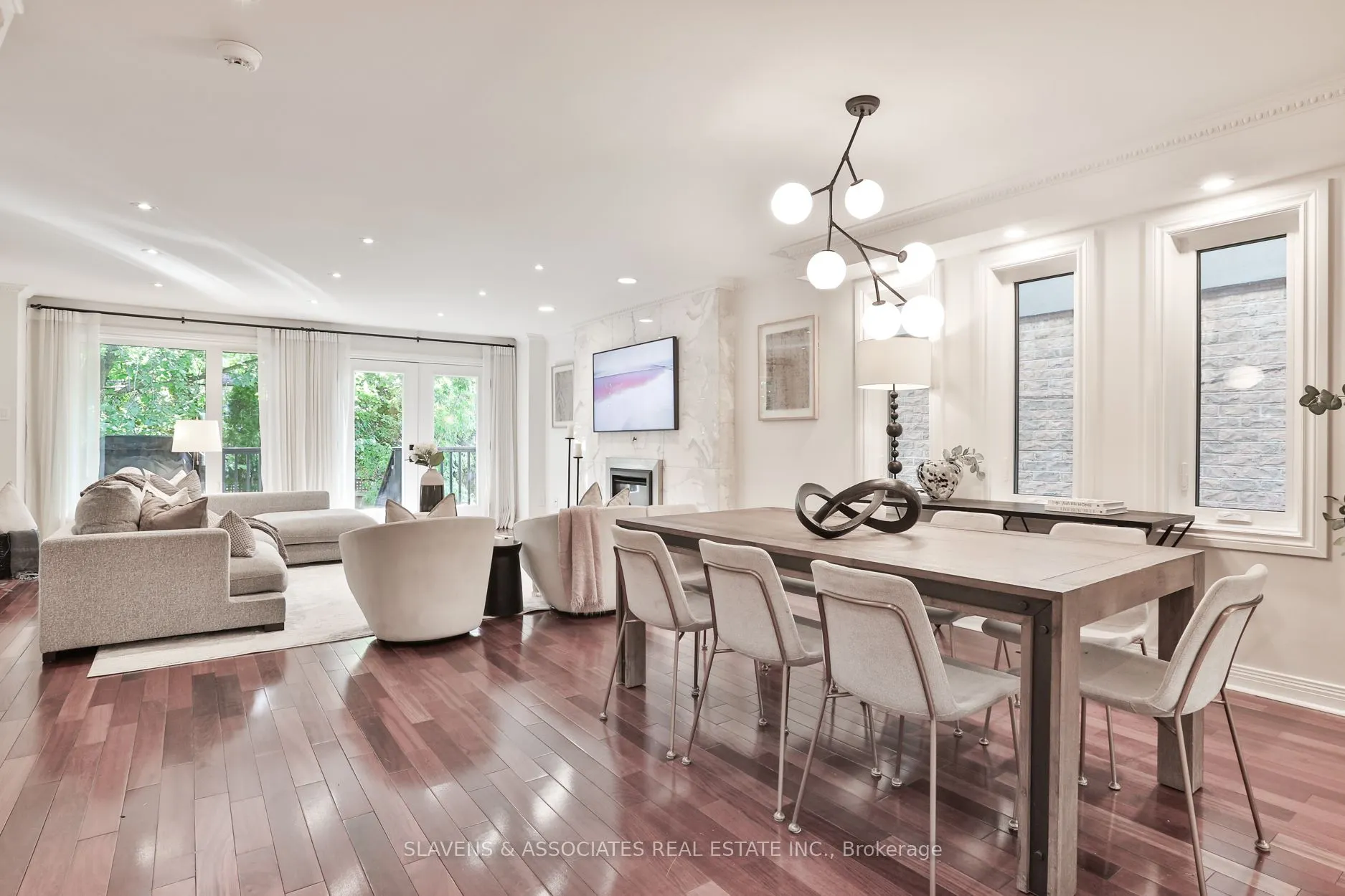 1021 Spadina Road
