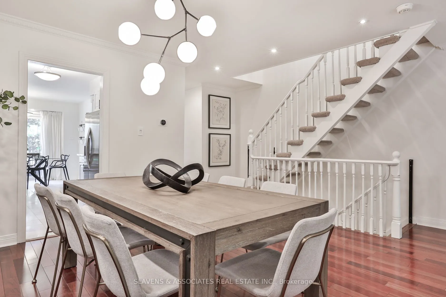 1021 Spadina Road