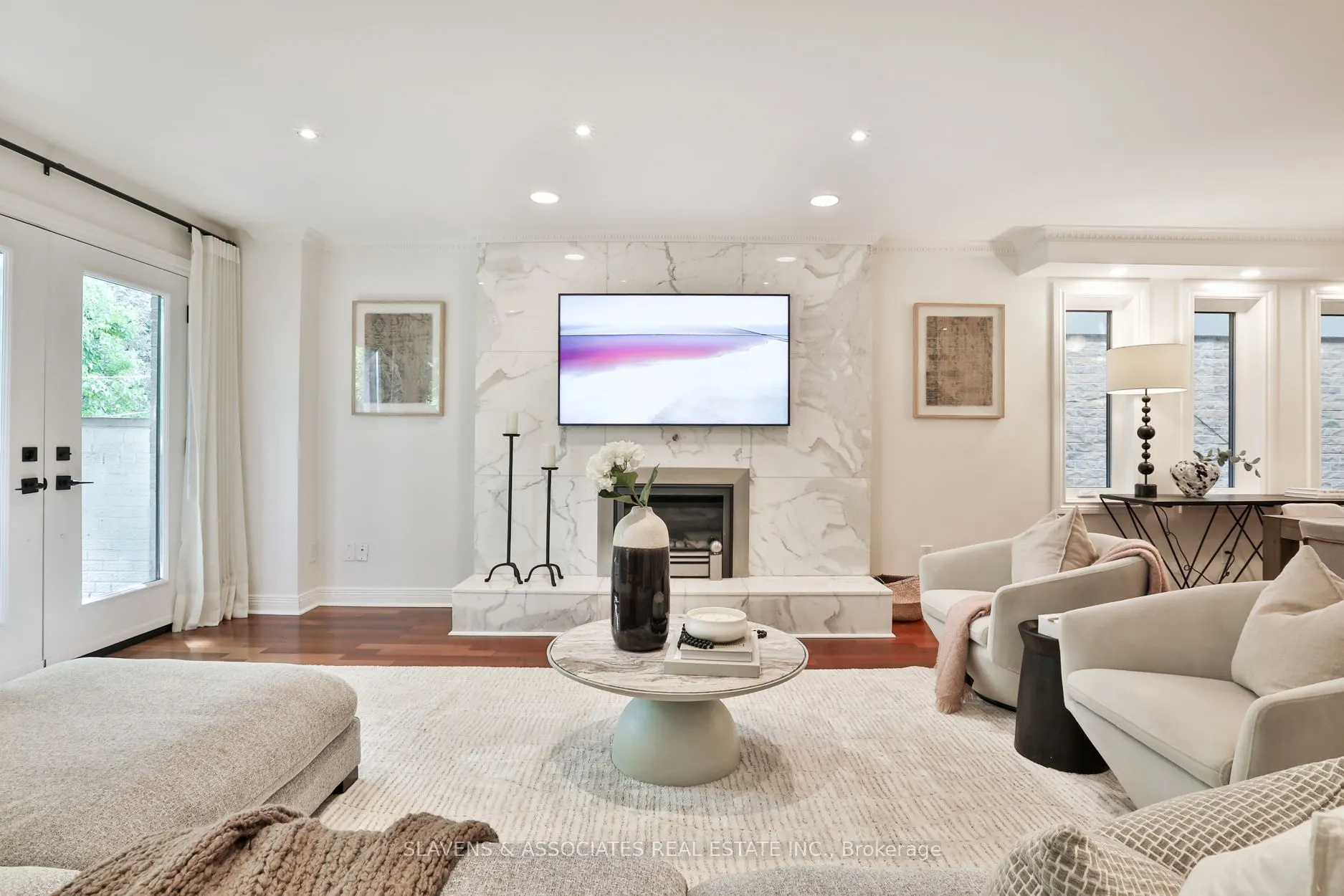1021 Spadina Road