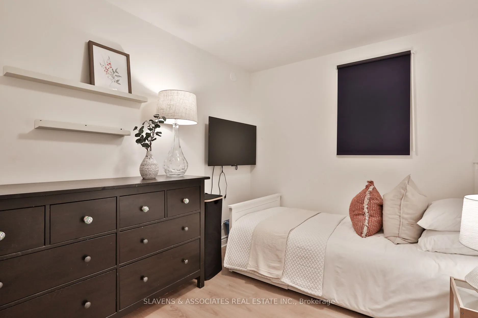 1021 Spadina Road