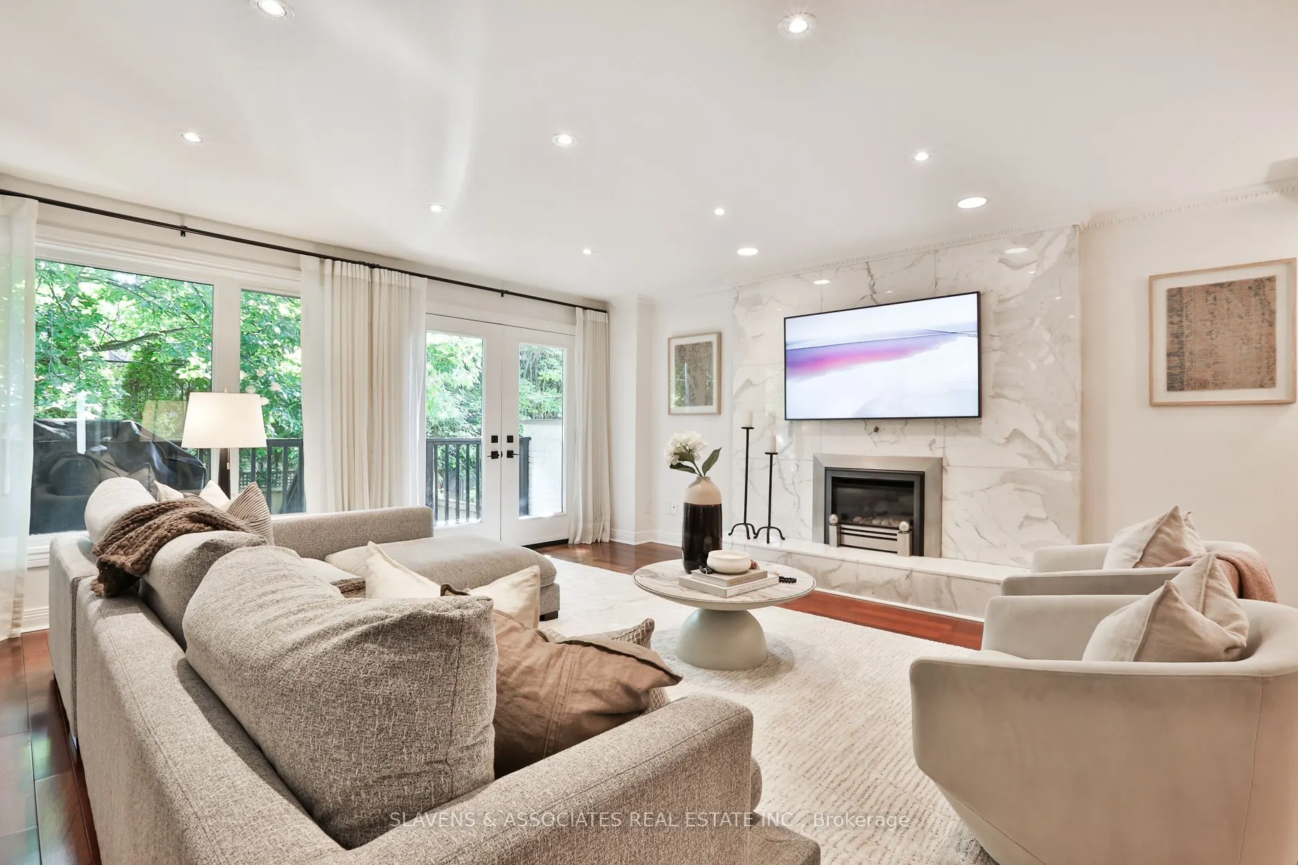 1021 Spadina Road