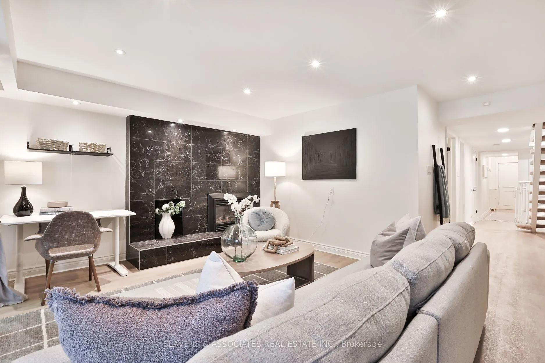 1021 Spadina Road