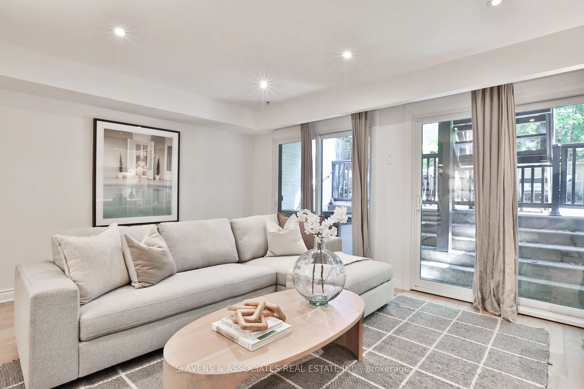 1021 Spadina Road