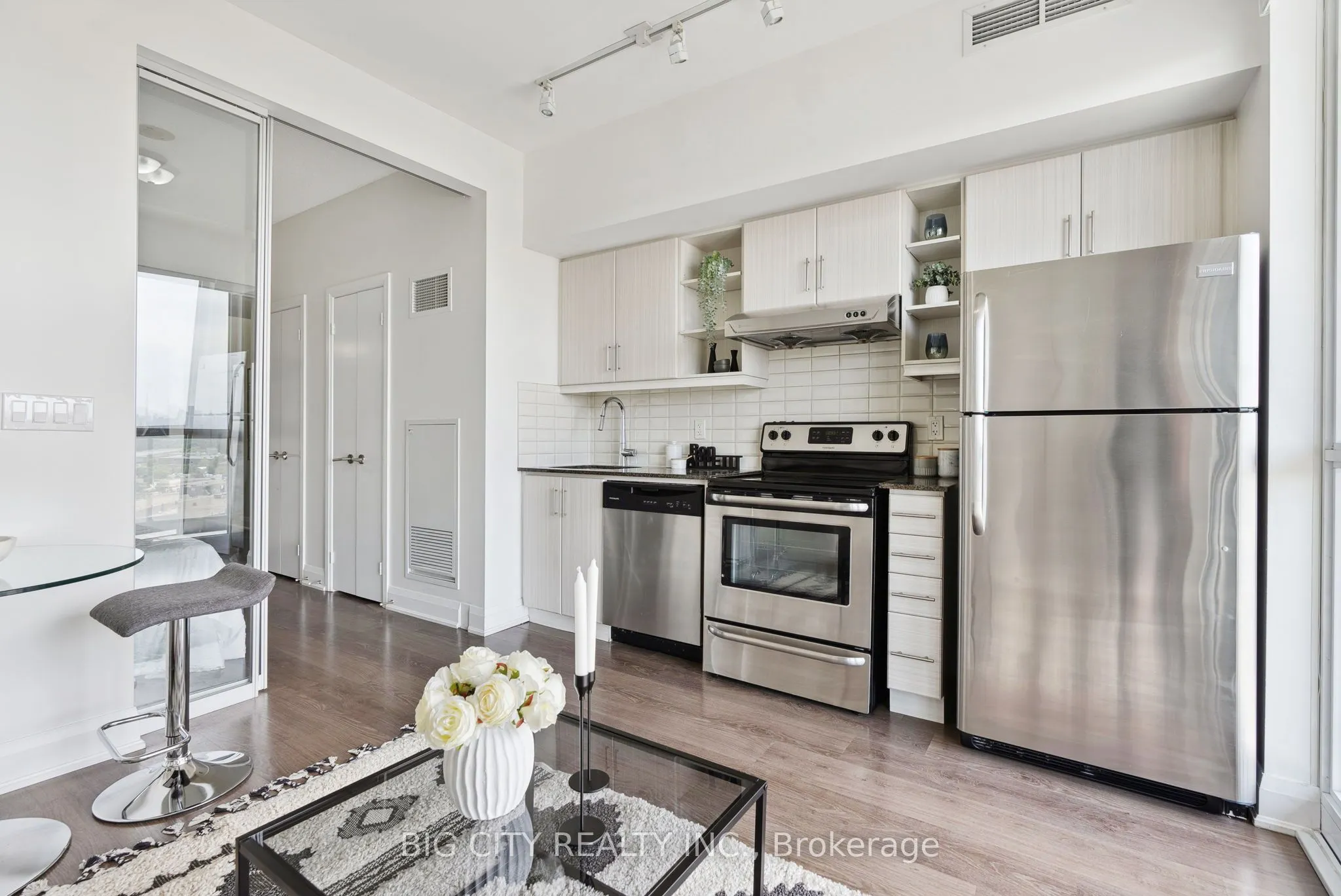 160 Vanderhoof Avenue, #1609