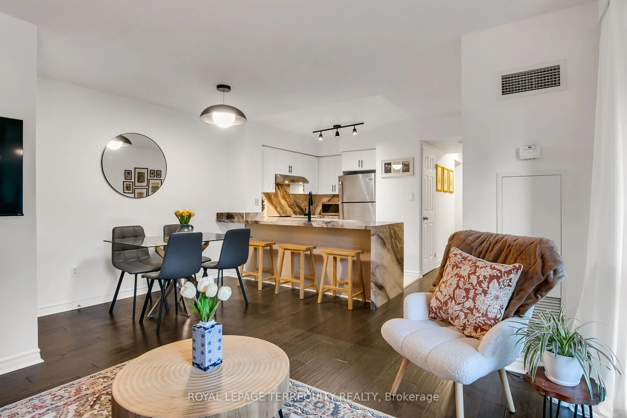 253 Merton Street, #501