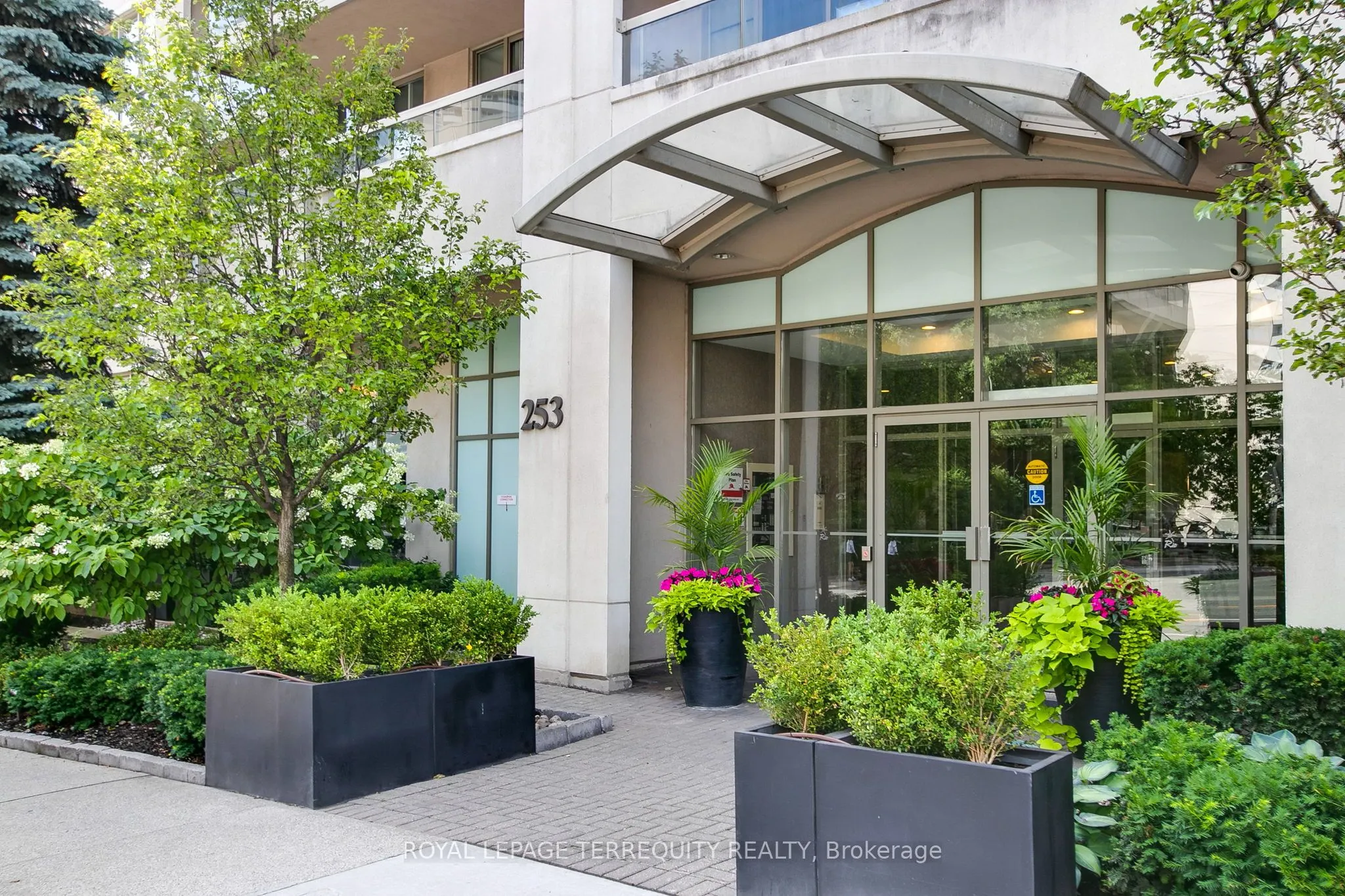 253 Merton Street, #501