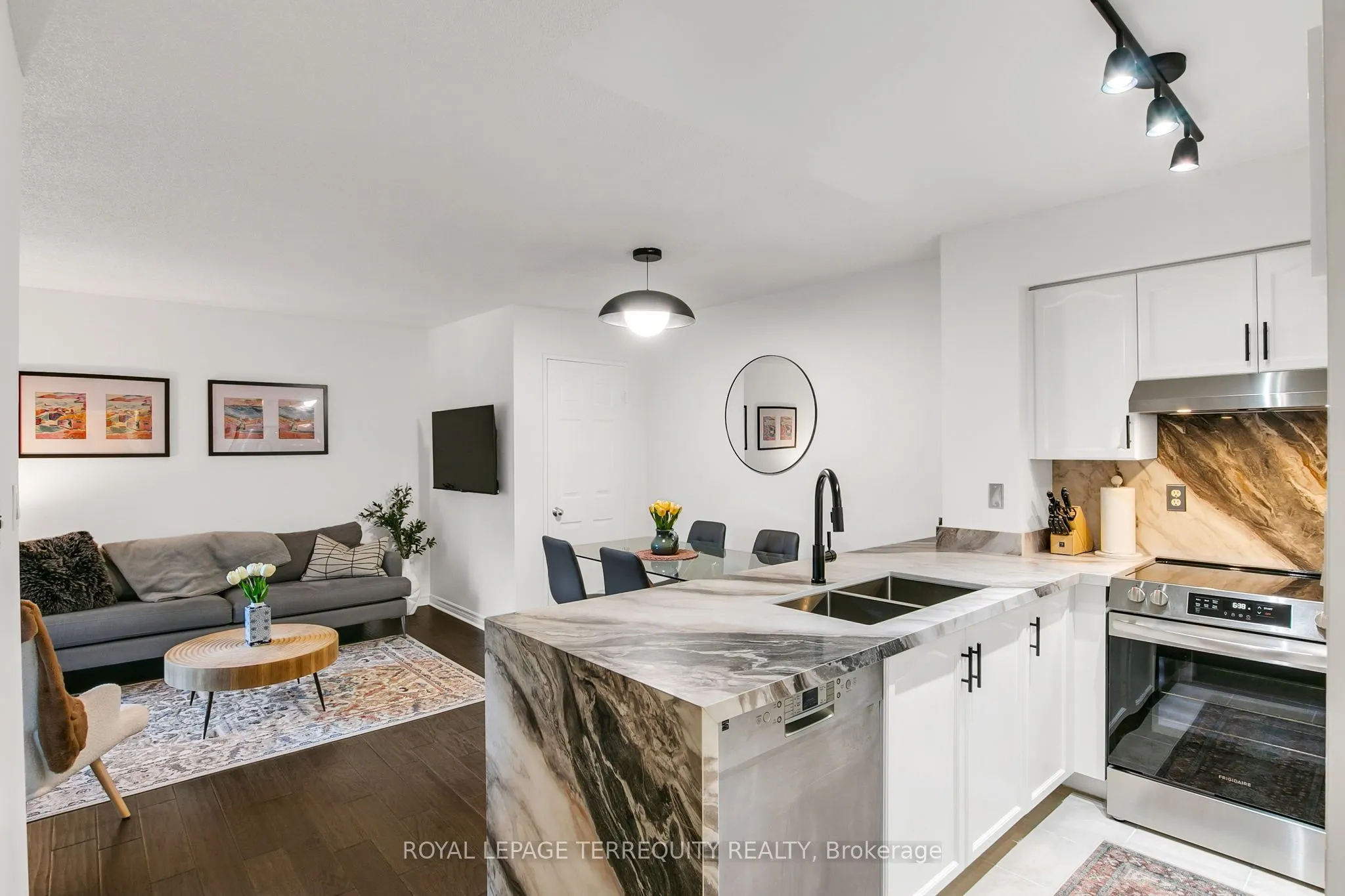 253 Merton Street, #501