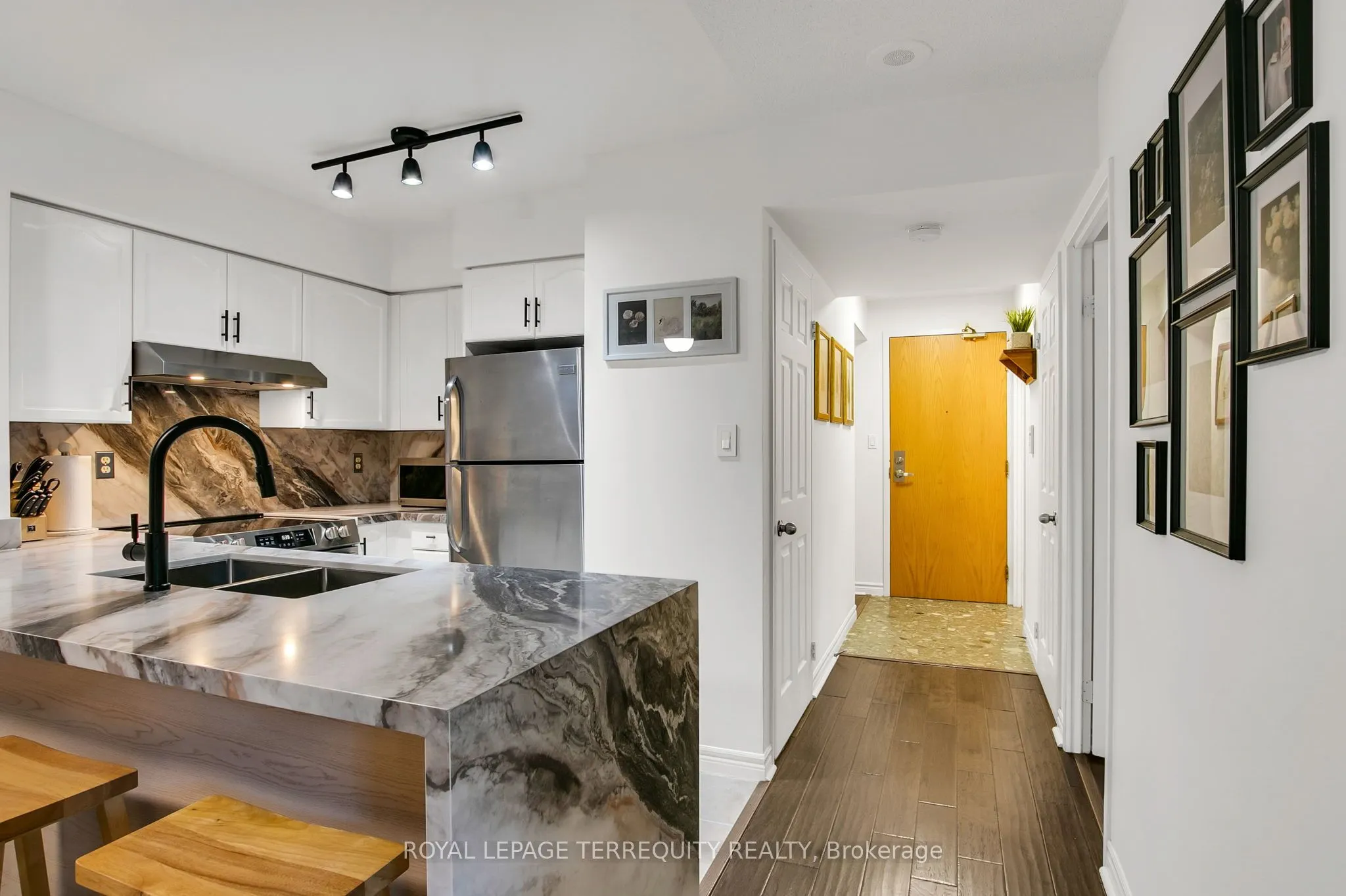 253 Merton Street, #501