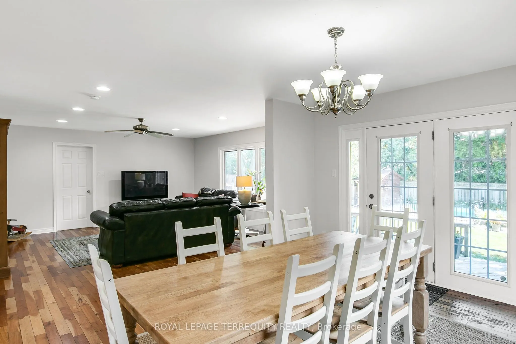 11 Urbandale Avenue