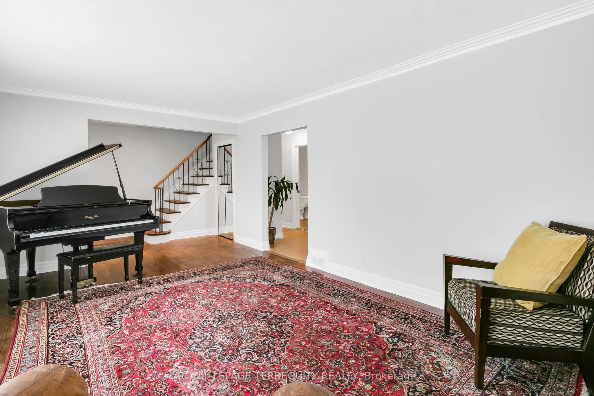 11 Urbandale Avenue