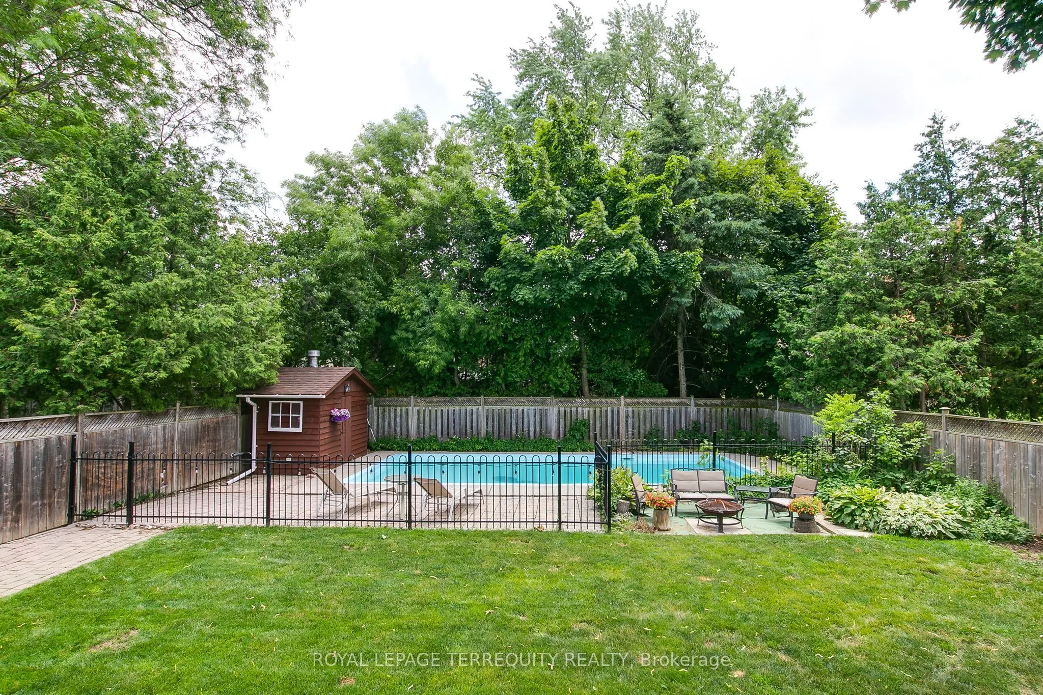 11 Urbandale Avenue