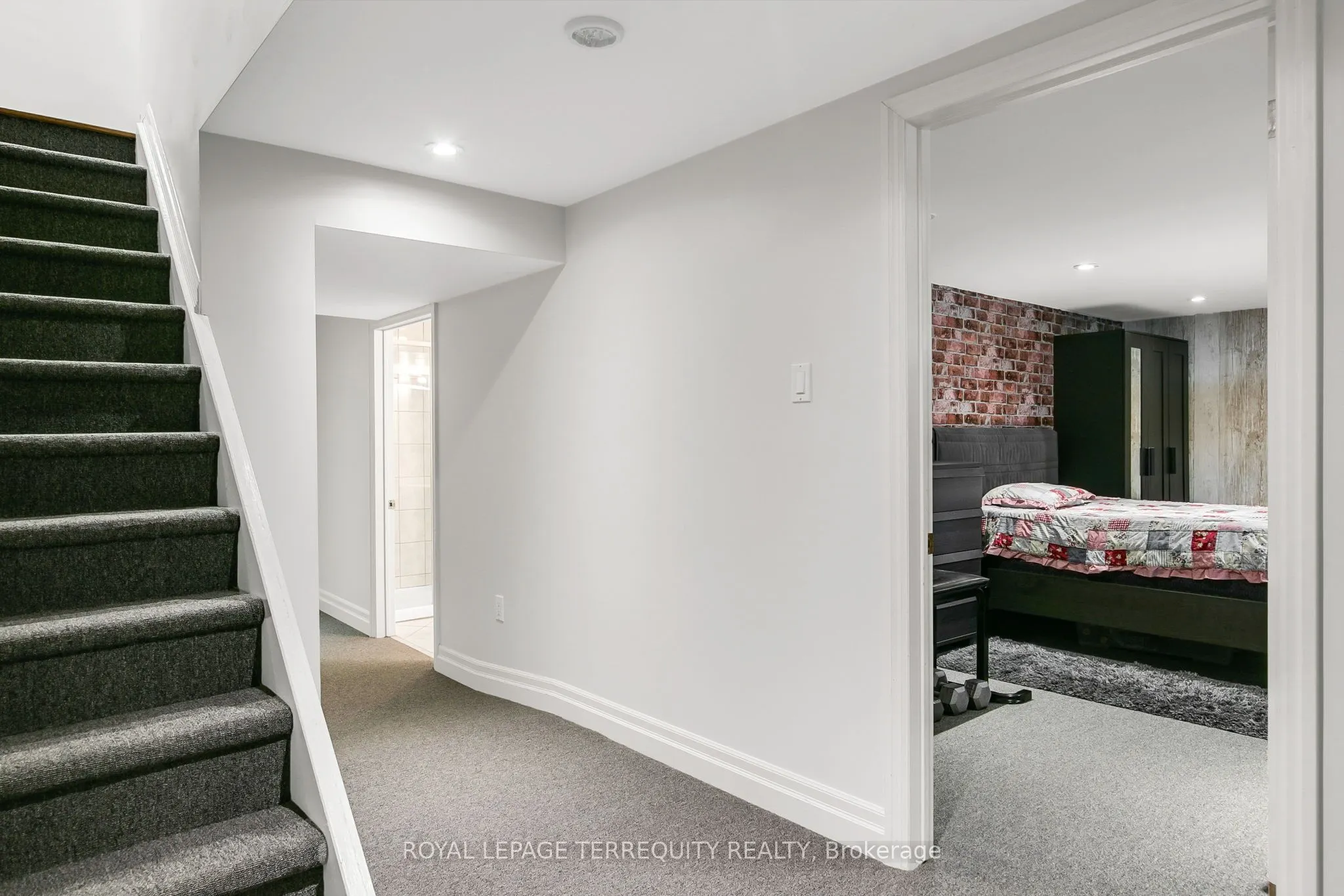 11 Urbandale Avenue