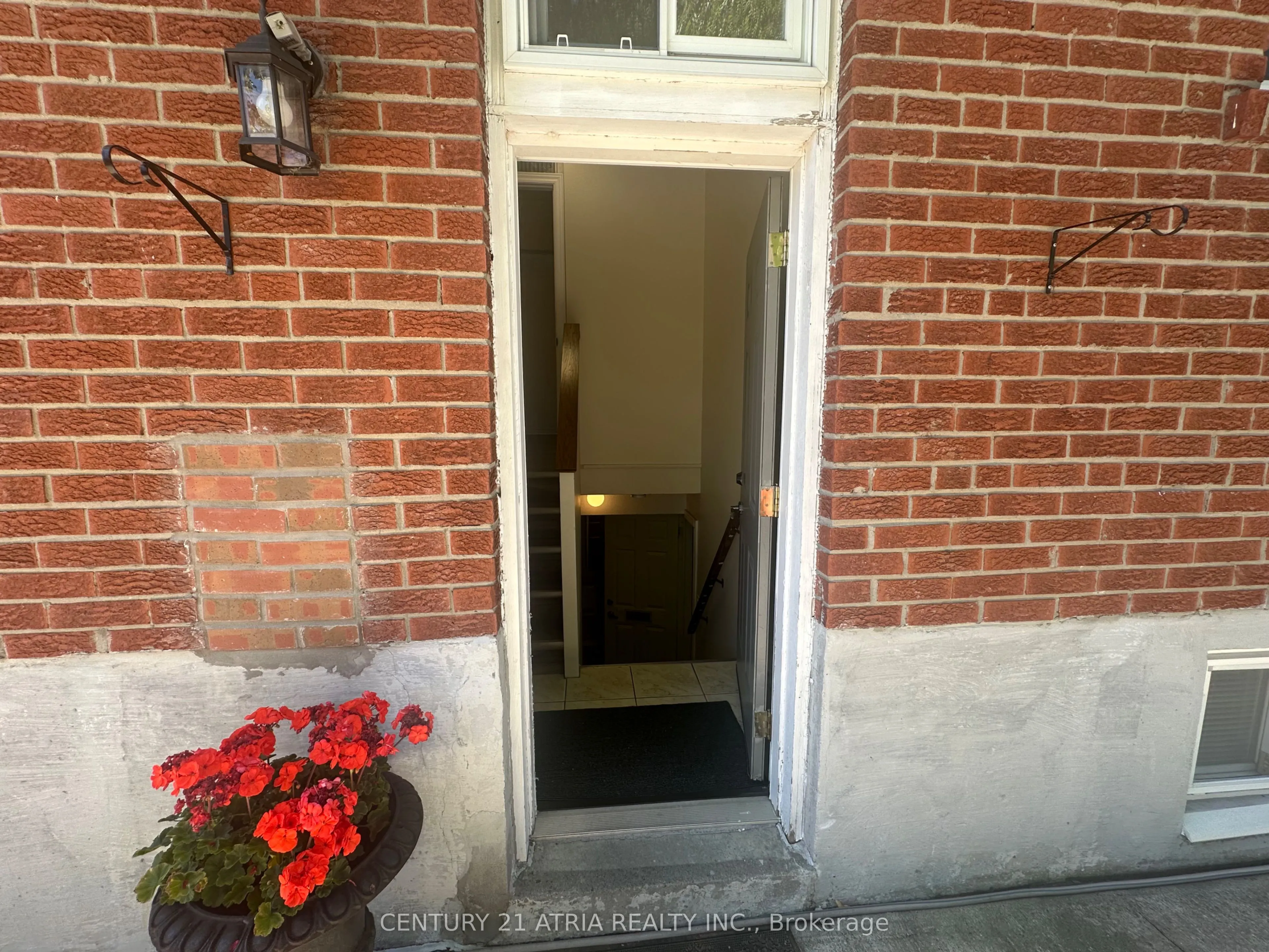 18 Reiber Crescent
