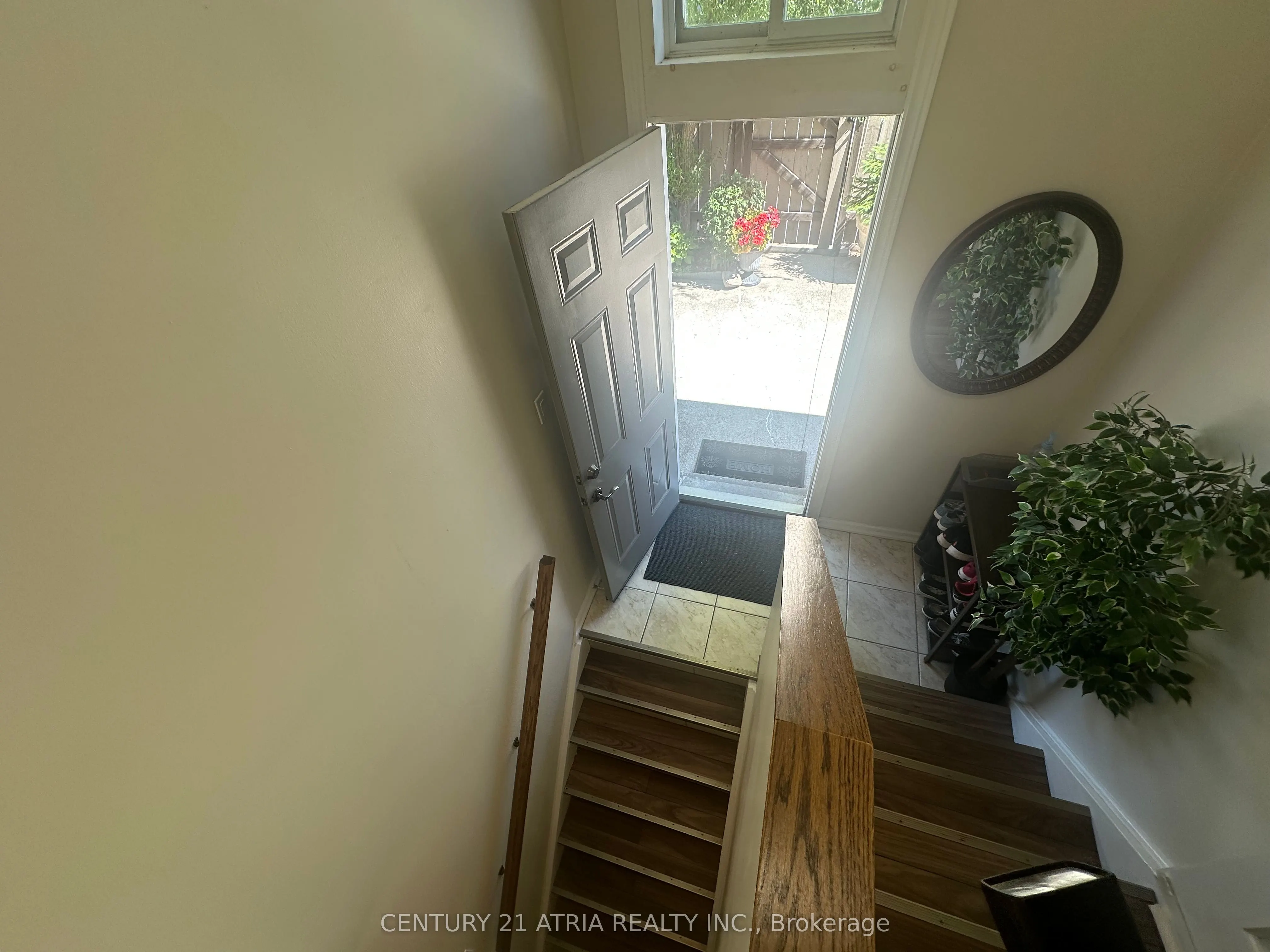 18 Reiber Crescent