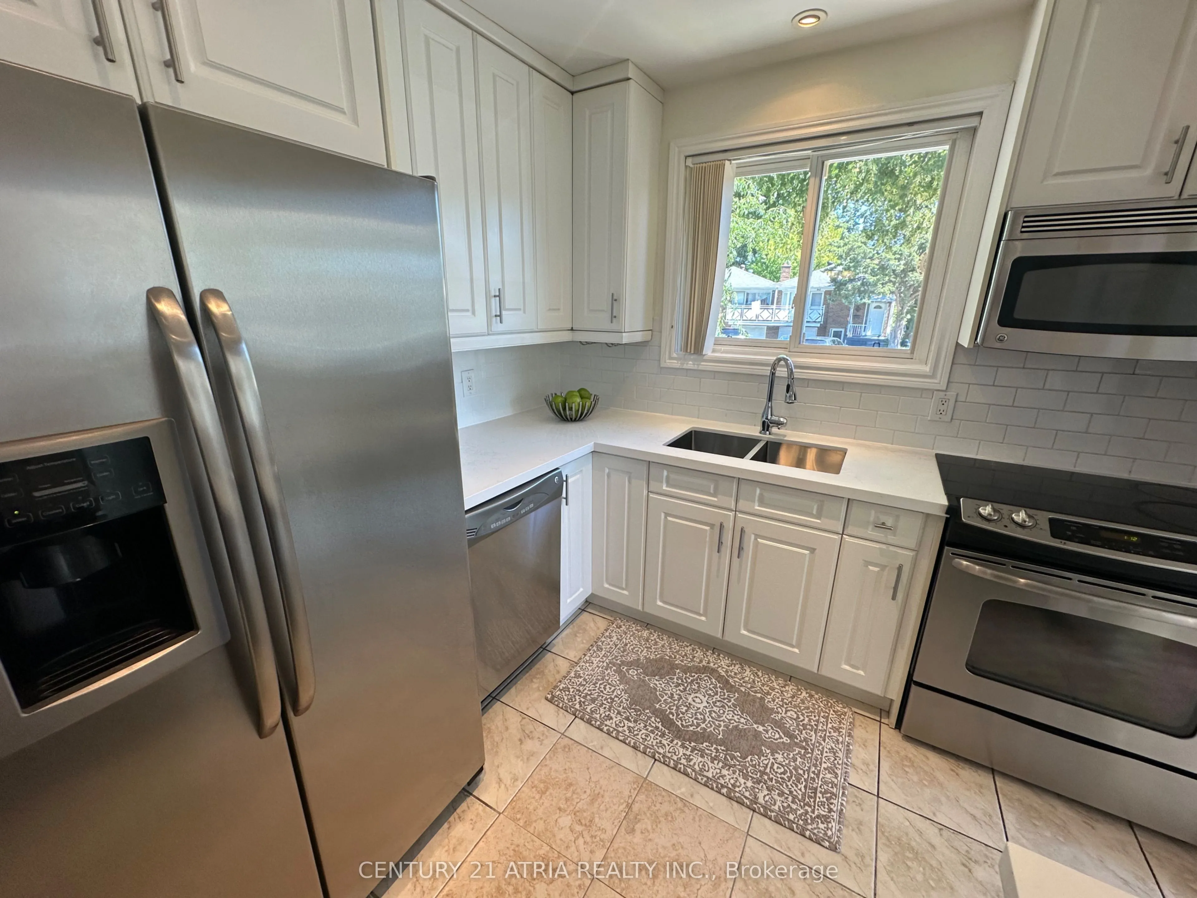 18 Reiber Crescent