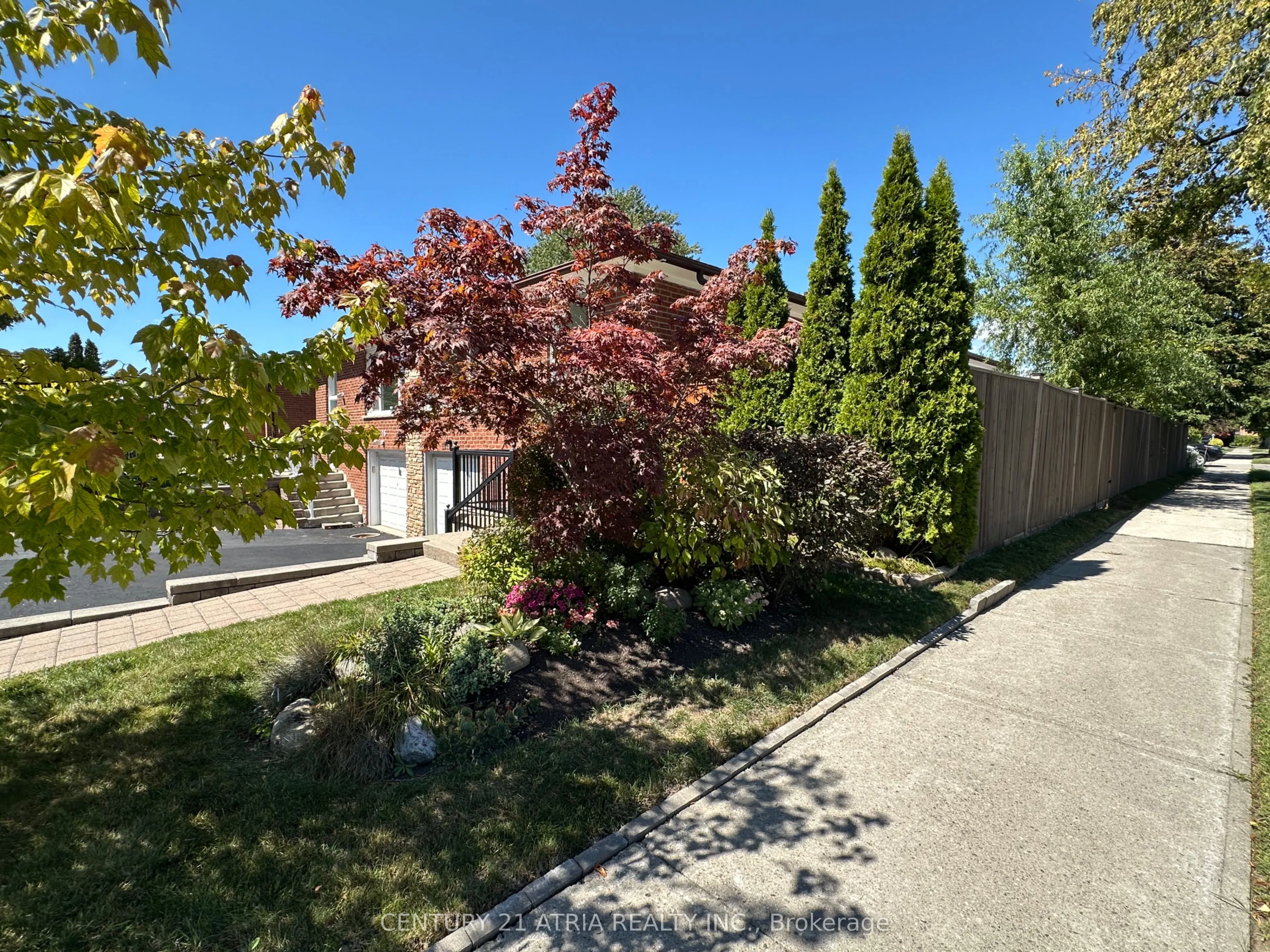 18 Reiber Crescent