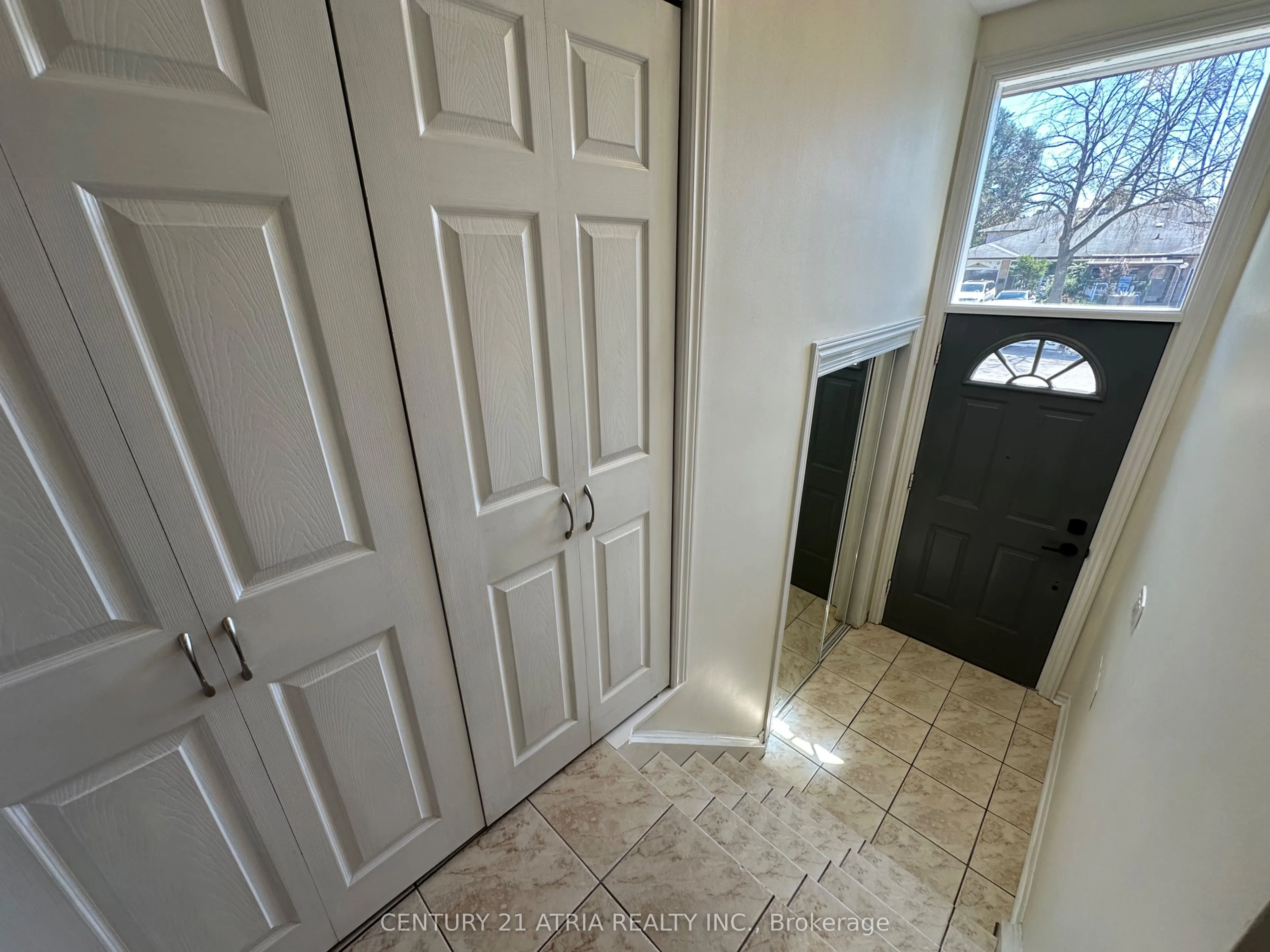 18 Reiber Crescent