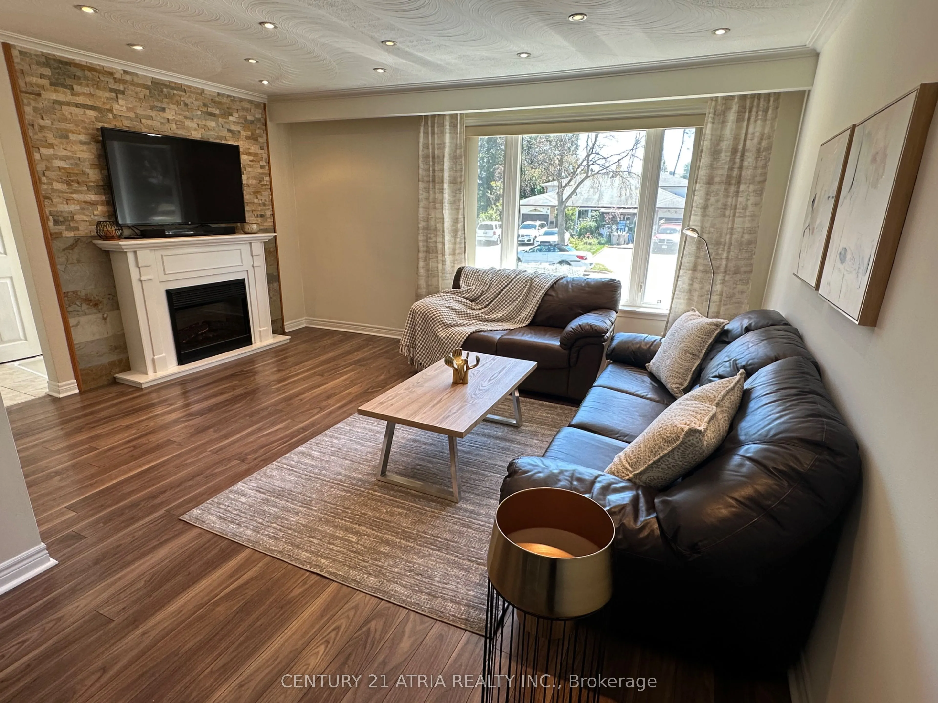 18 Reiber Crescent