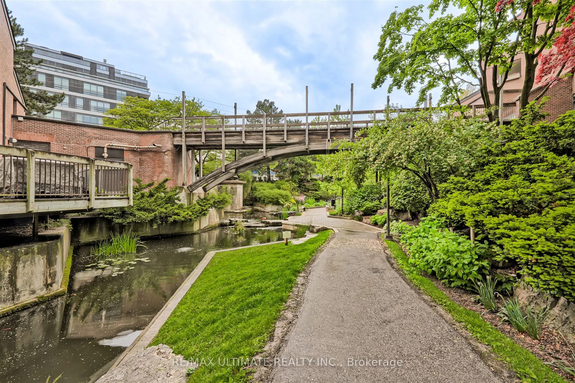 40 Sylvan Valleyway, #307