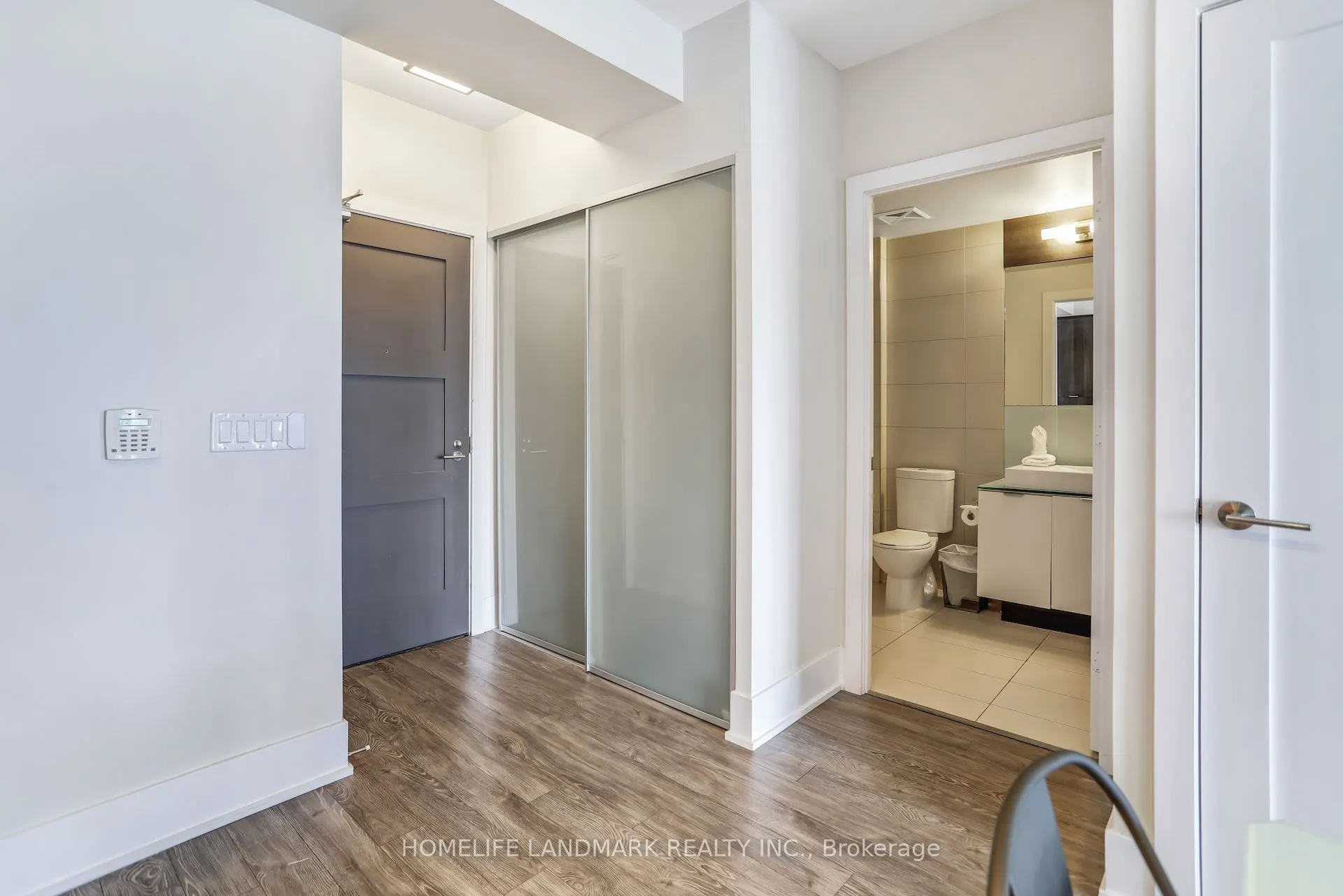 300 Front Street W, #4113