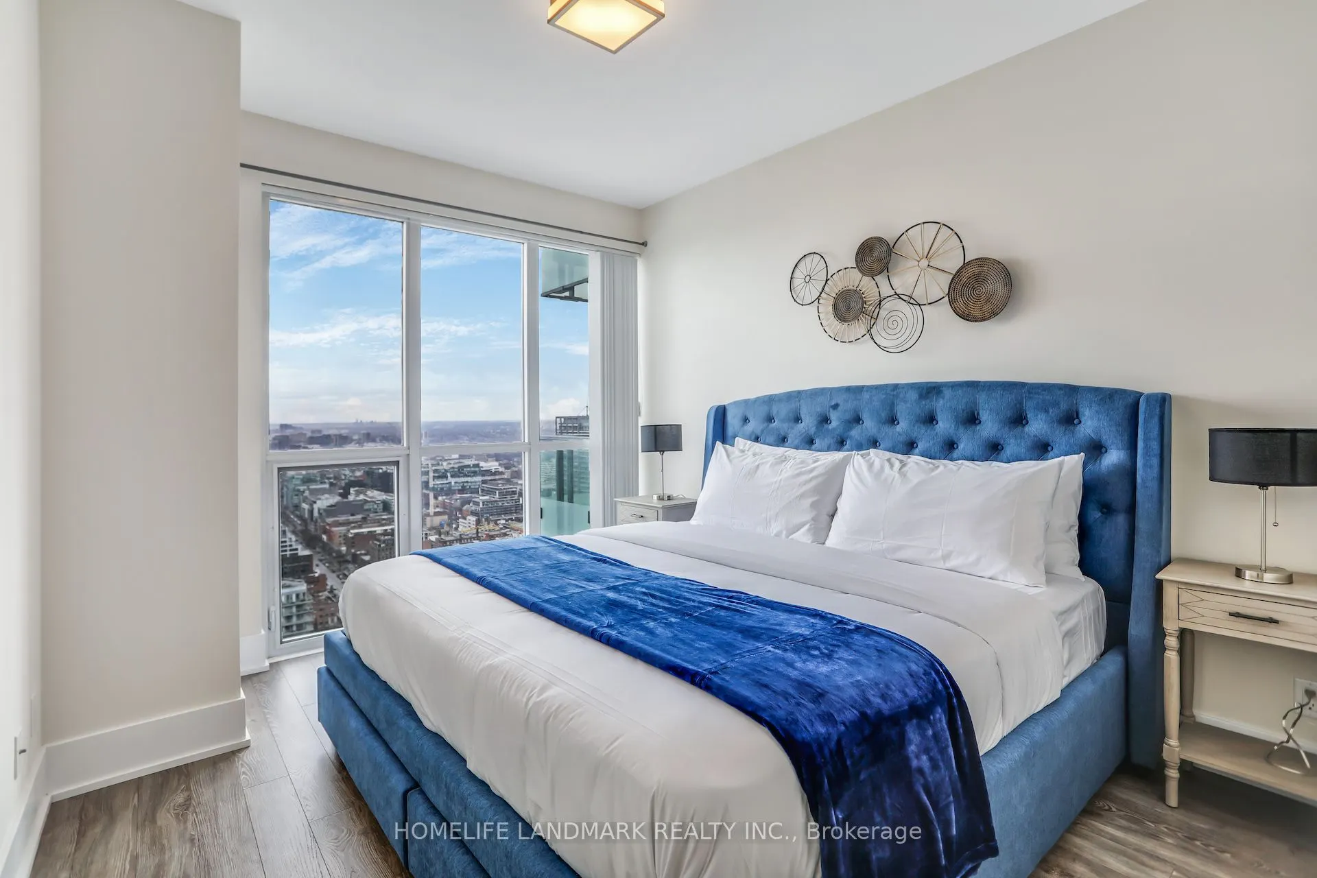 300 Front Street W, #4113