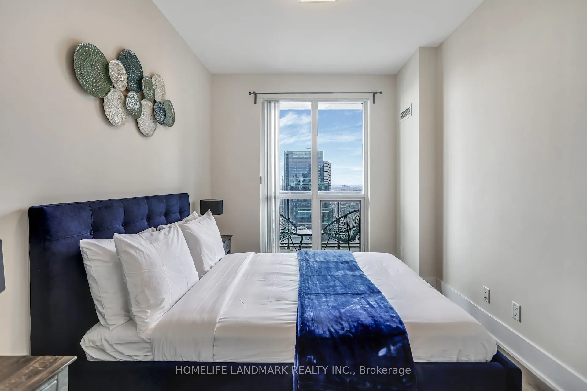 300 Front Street W, #4113