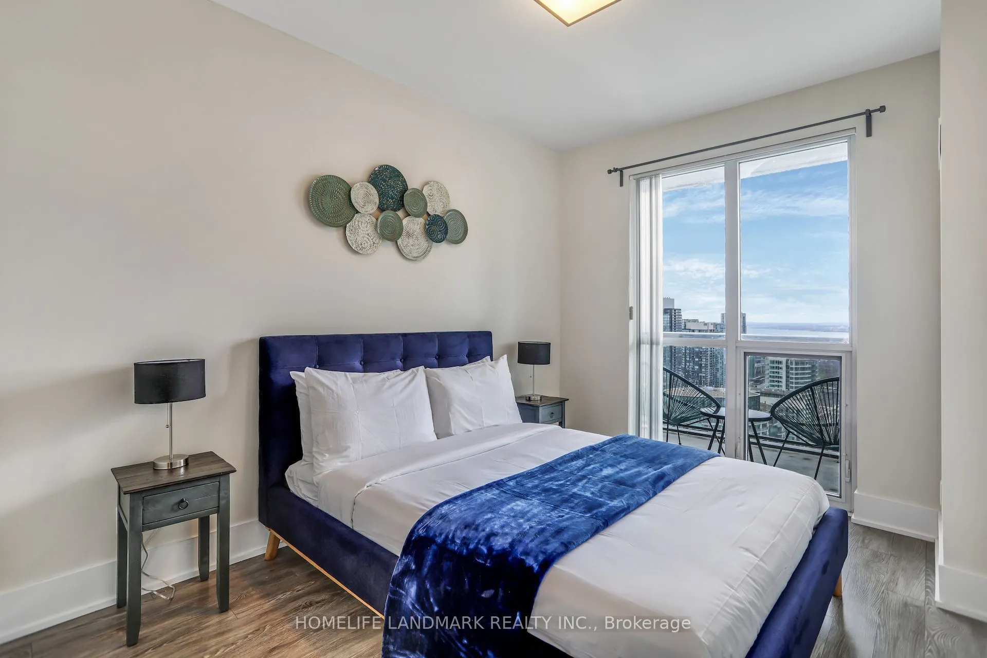 300 Front Street W, #4113