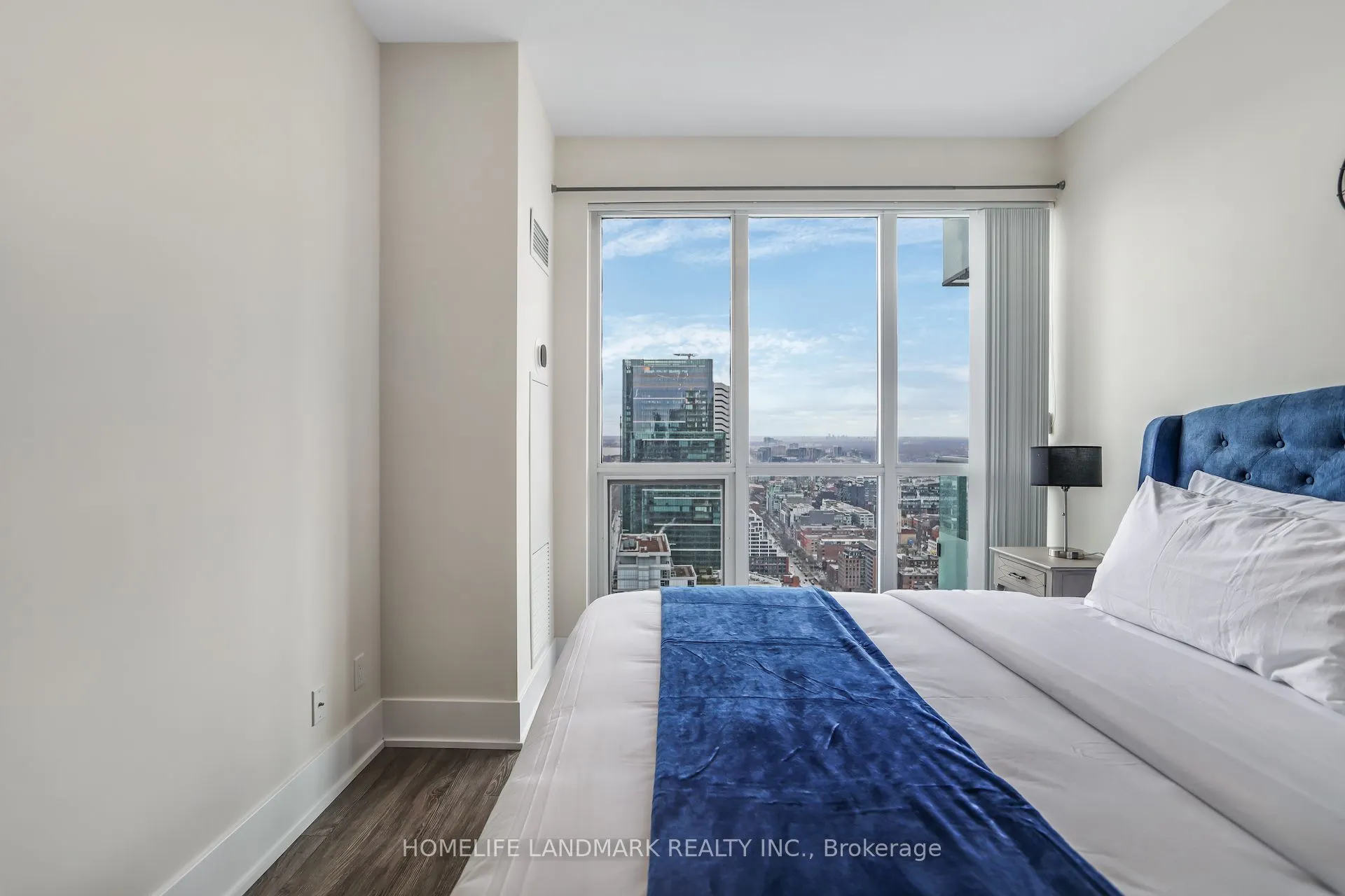 300 Front Street W, #4113