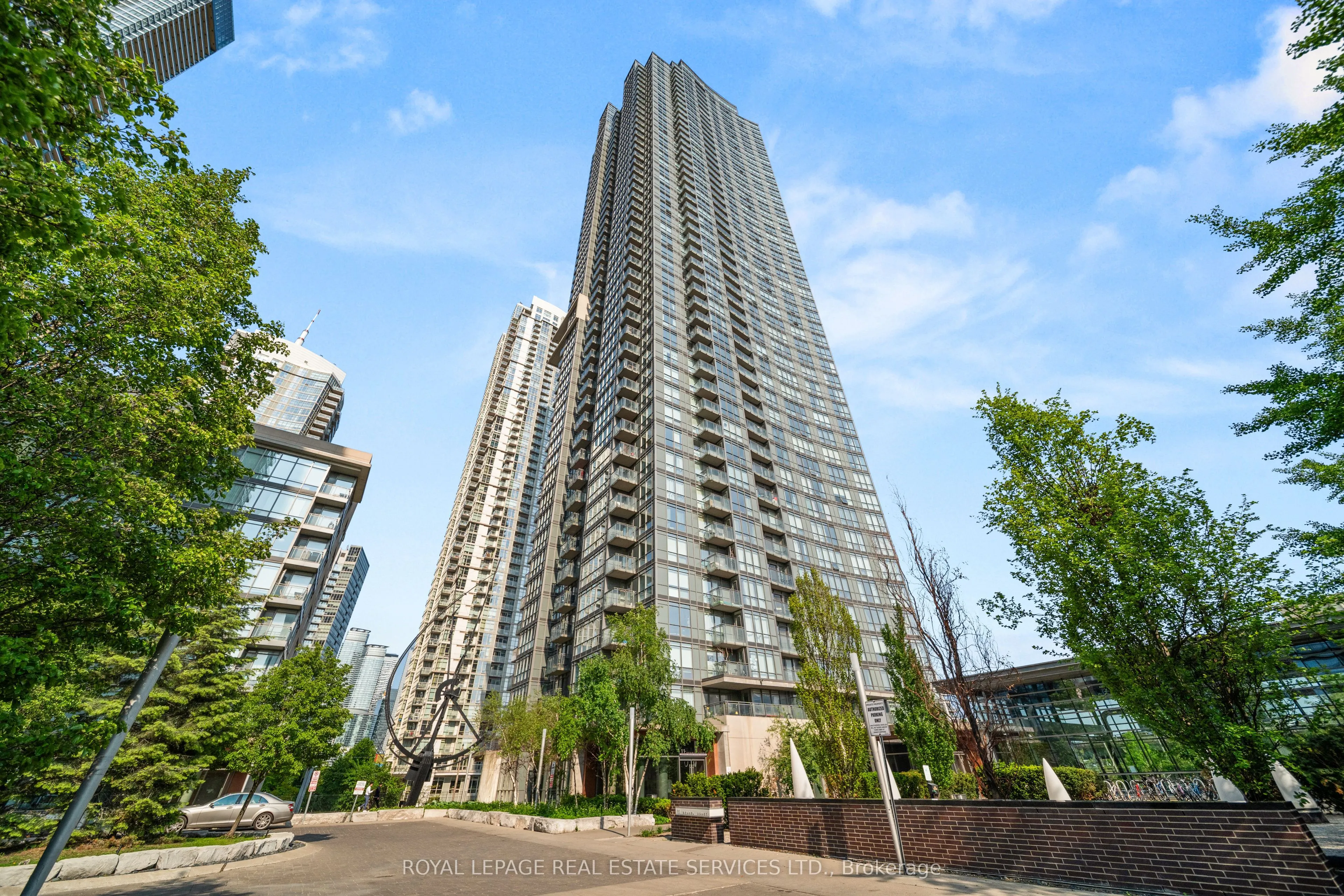 11 Brunel Court, #3906