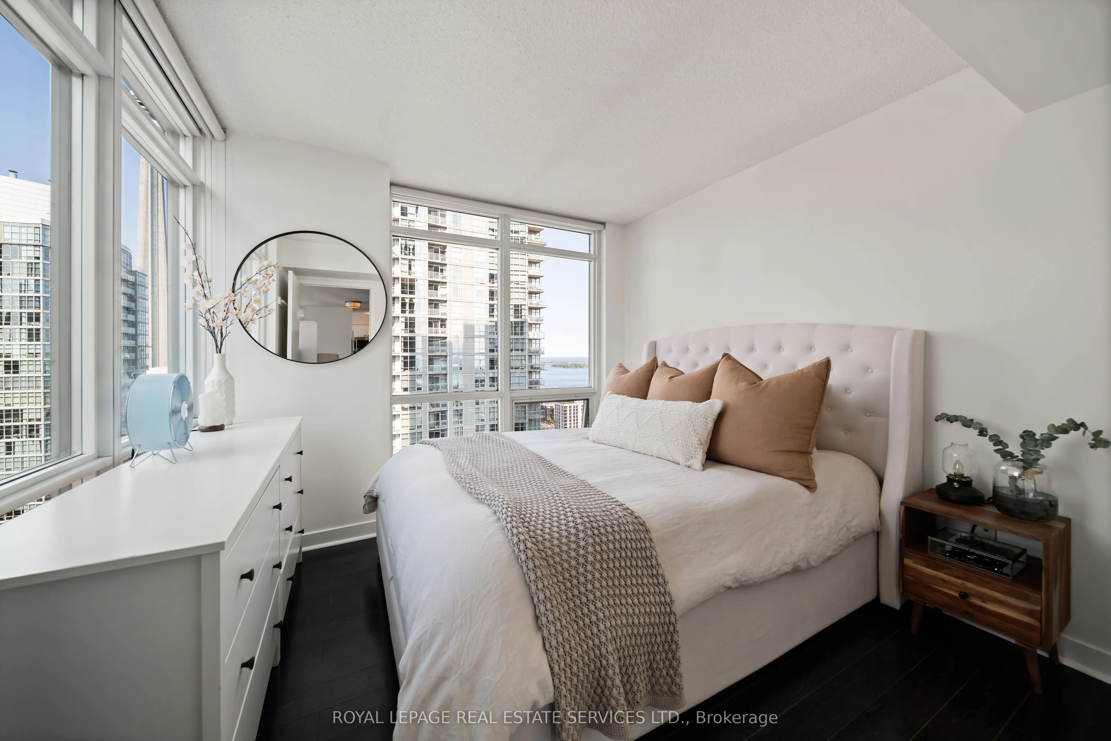 11 Brunel Court, #3906