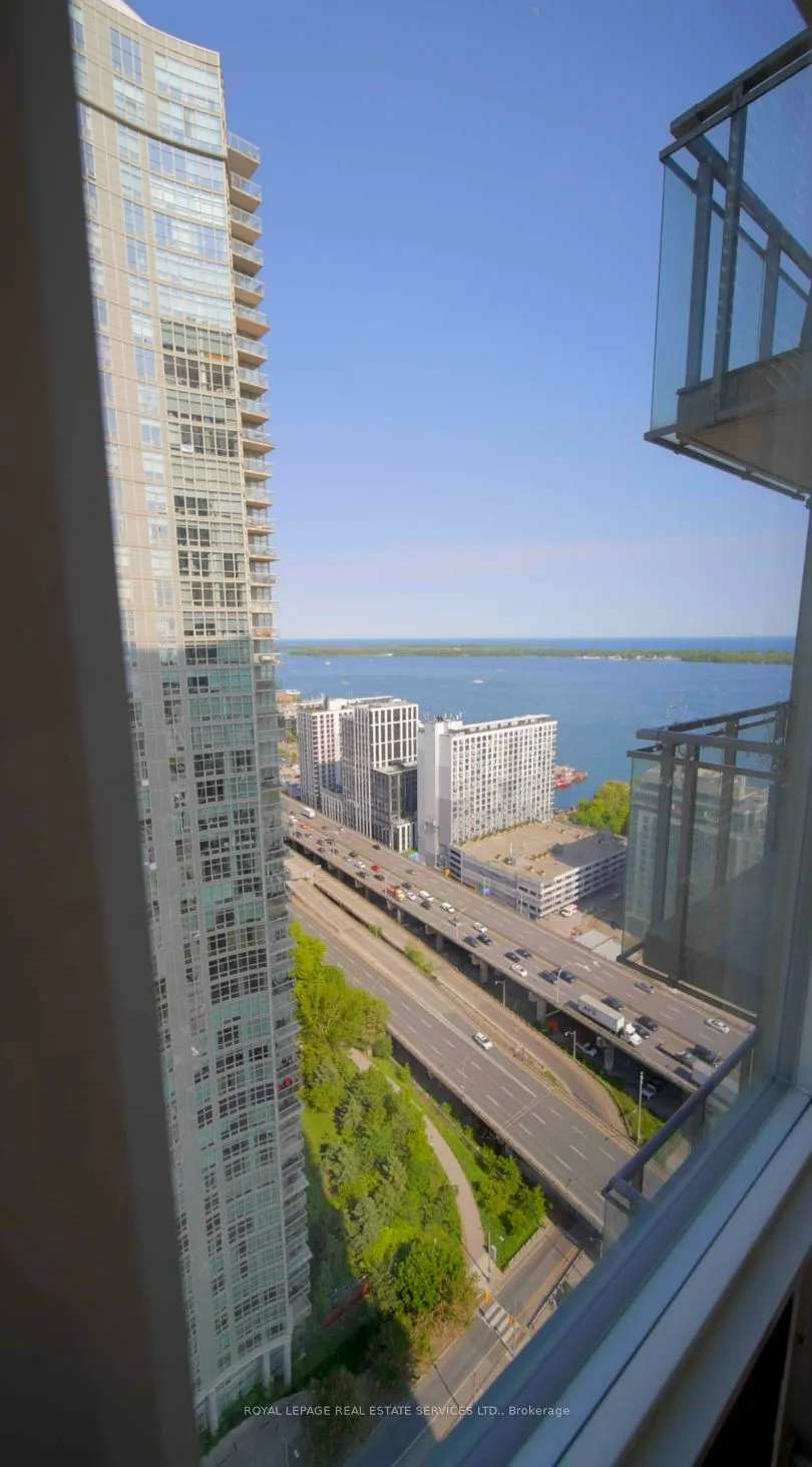 11 Brunel Court, #3906